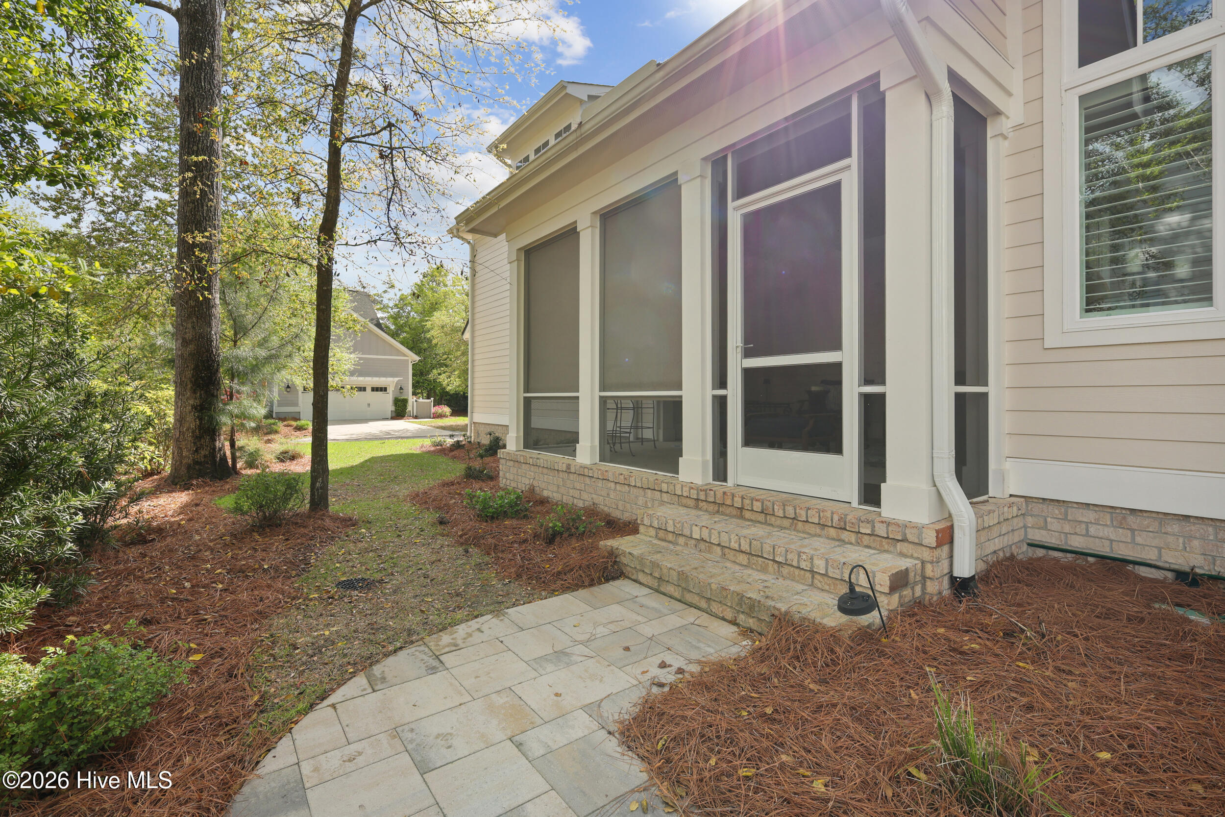 100566937 | Photo 62