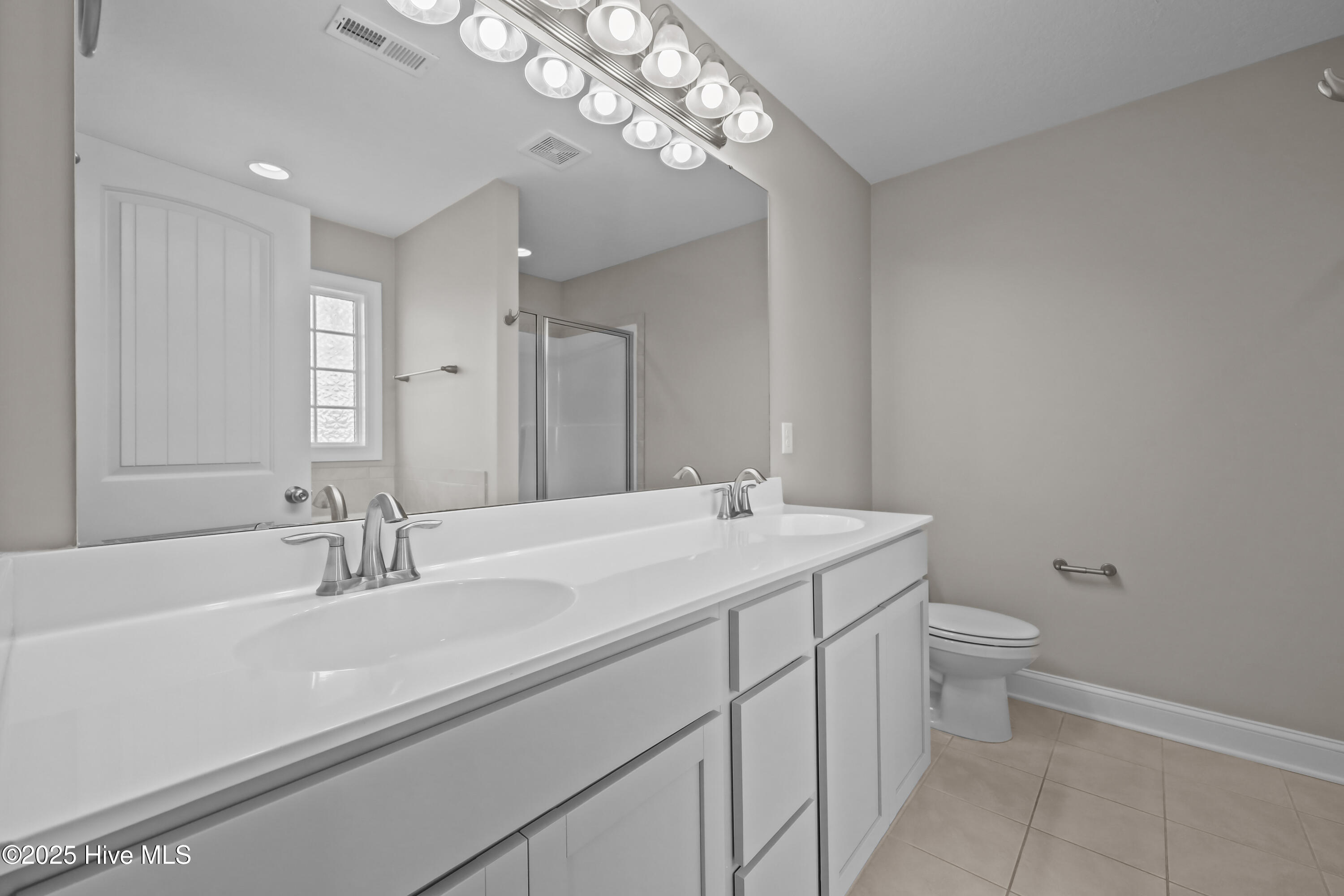 100516822 | Photo 17