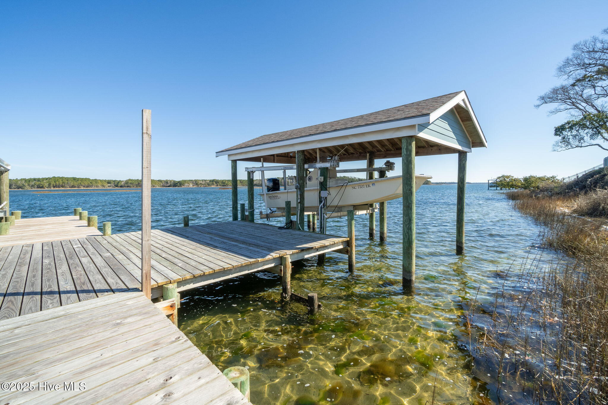 100557510 | Photo 33