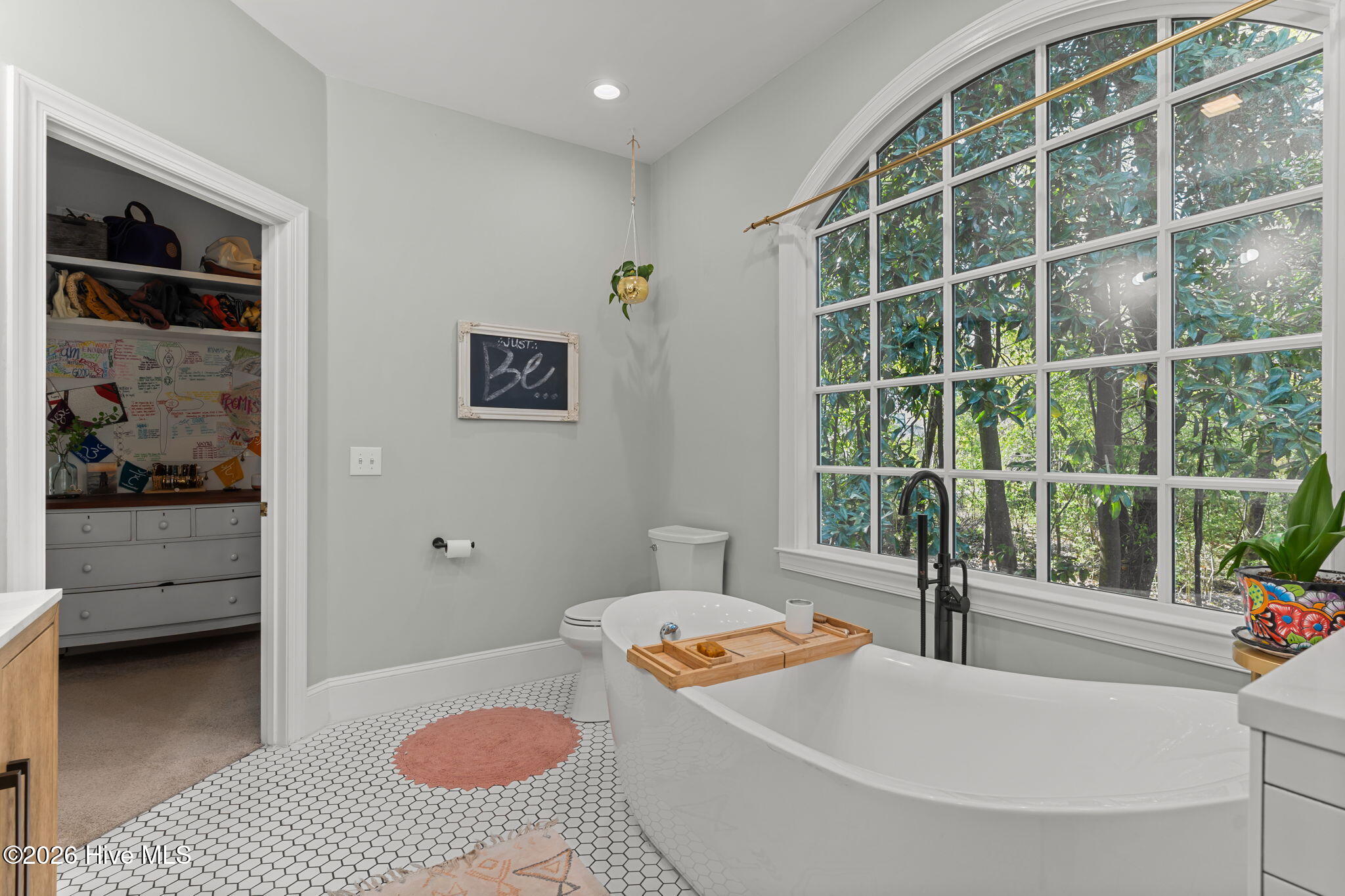 100556874 | Photo 38