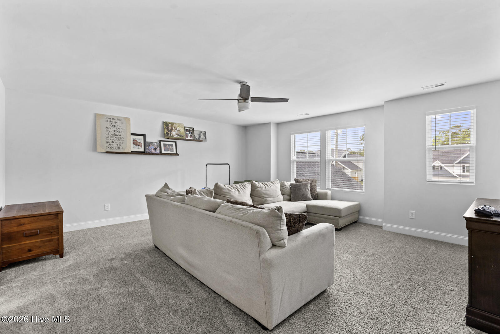 100565917 | Photo 31