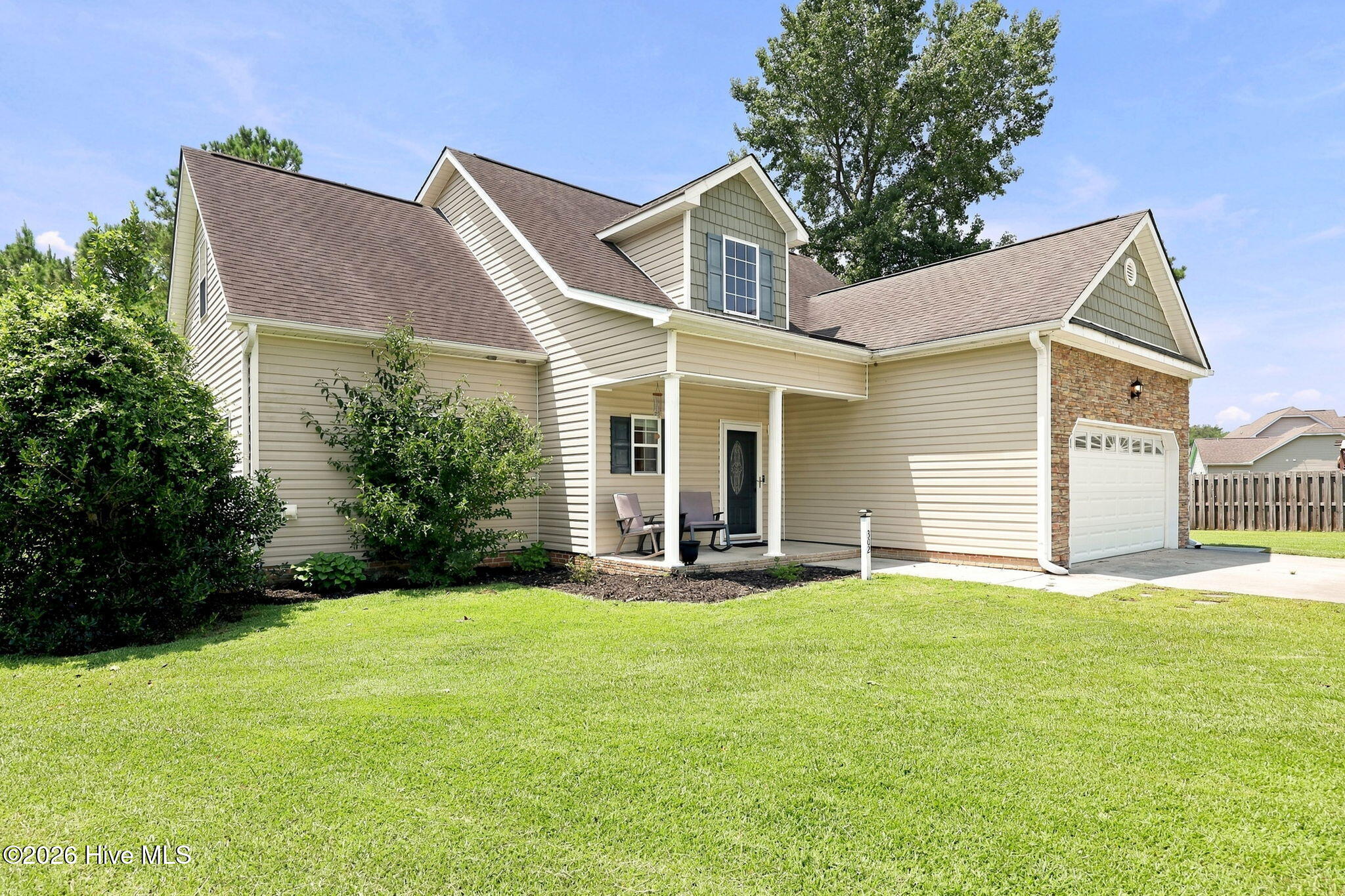 302 Squire Court,Maple Hill