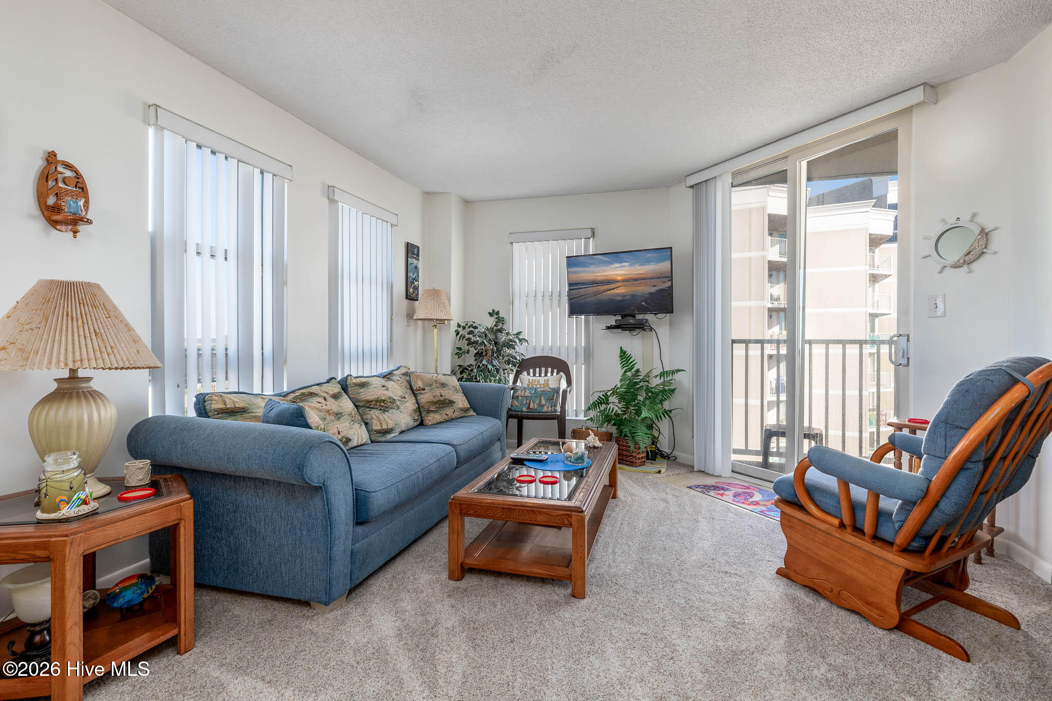 100567274 | Photo 12