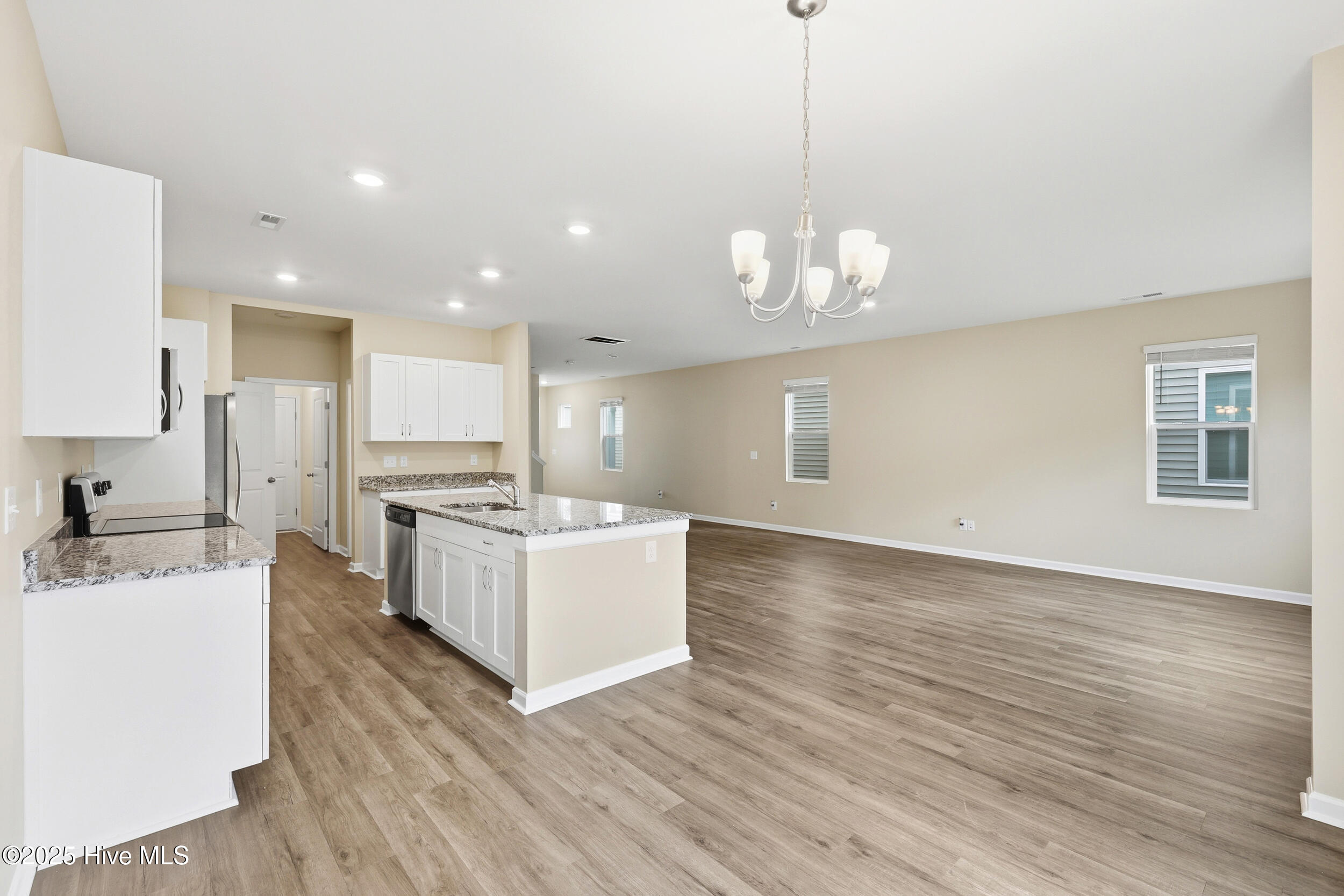 1605 Corbett Street, Wilmington, NC 28401 – photo 8: 8_img_9110
