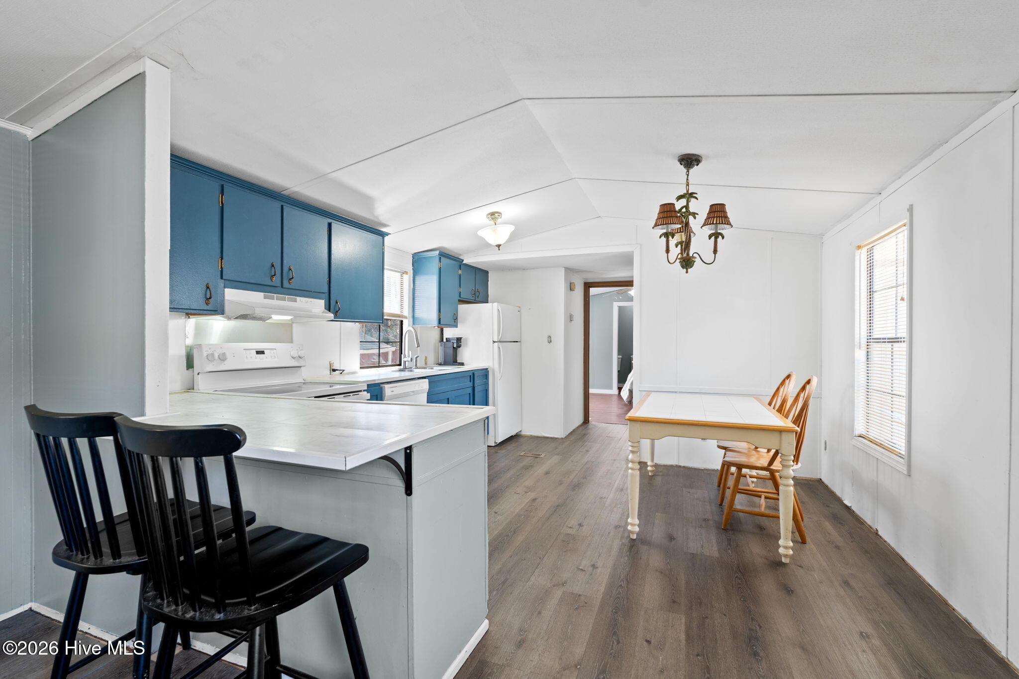 100564751 | Photo 15