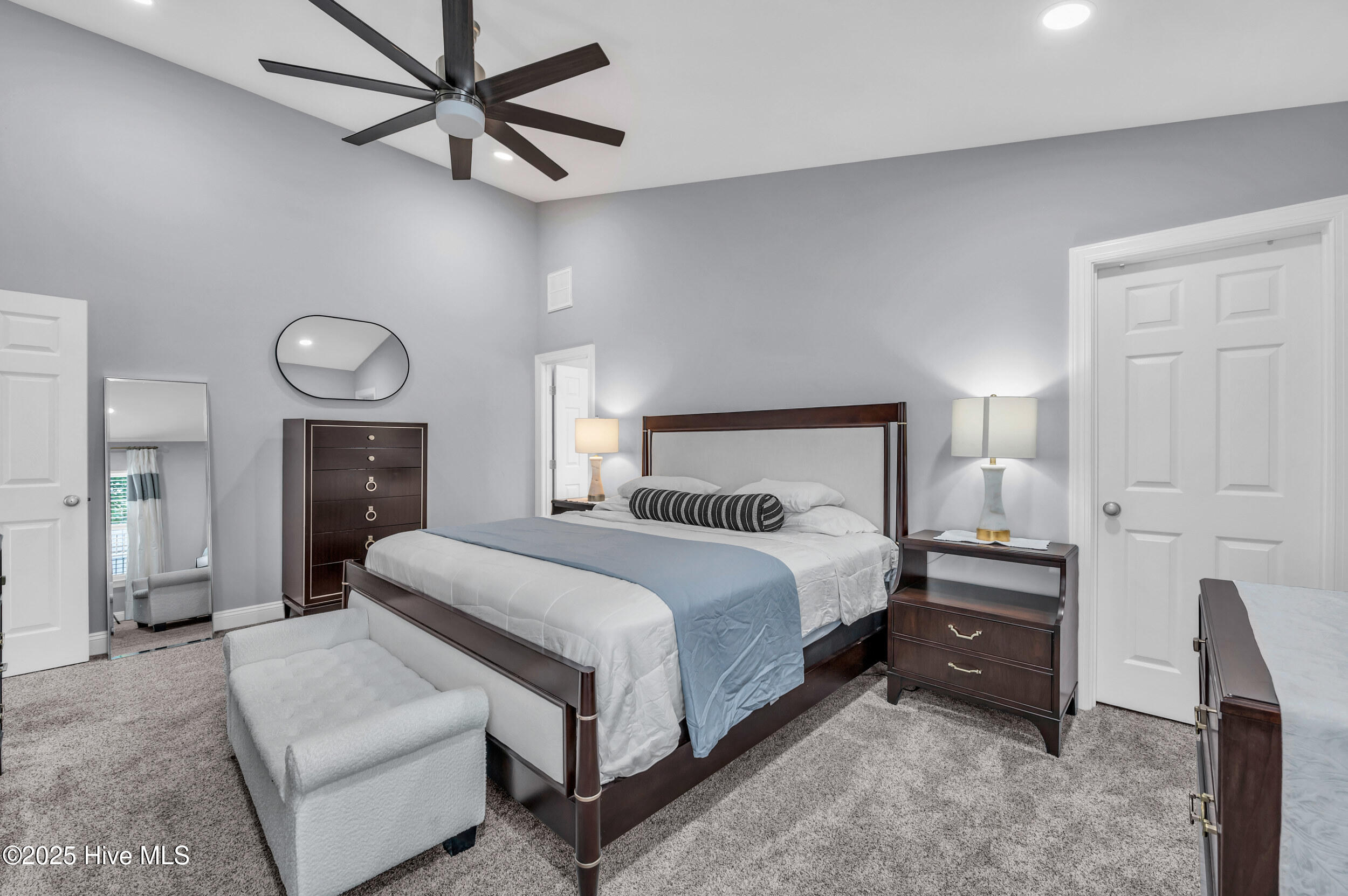 100540826 | Photo 19