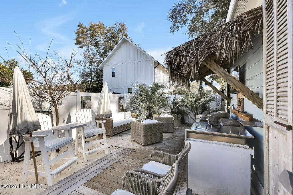 100549041 | Photo 45