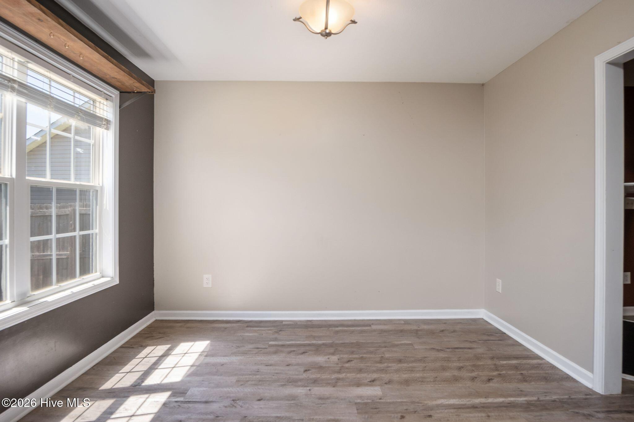 100569961 | Photo 15