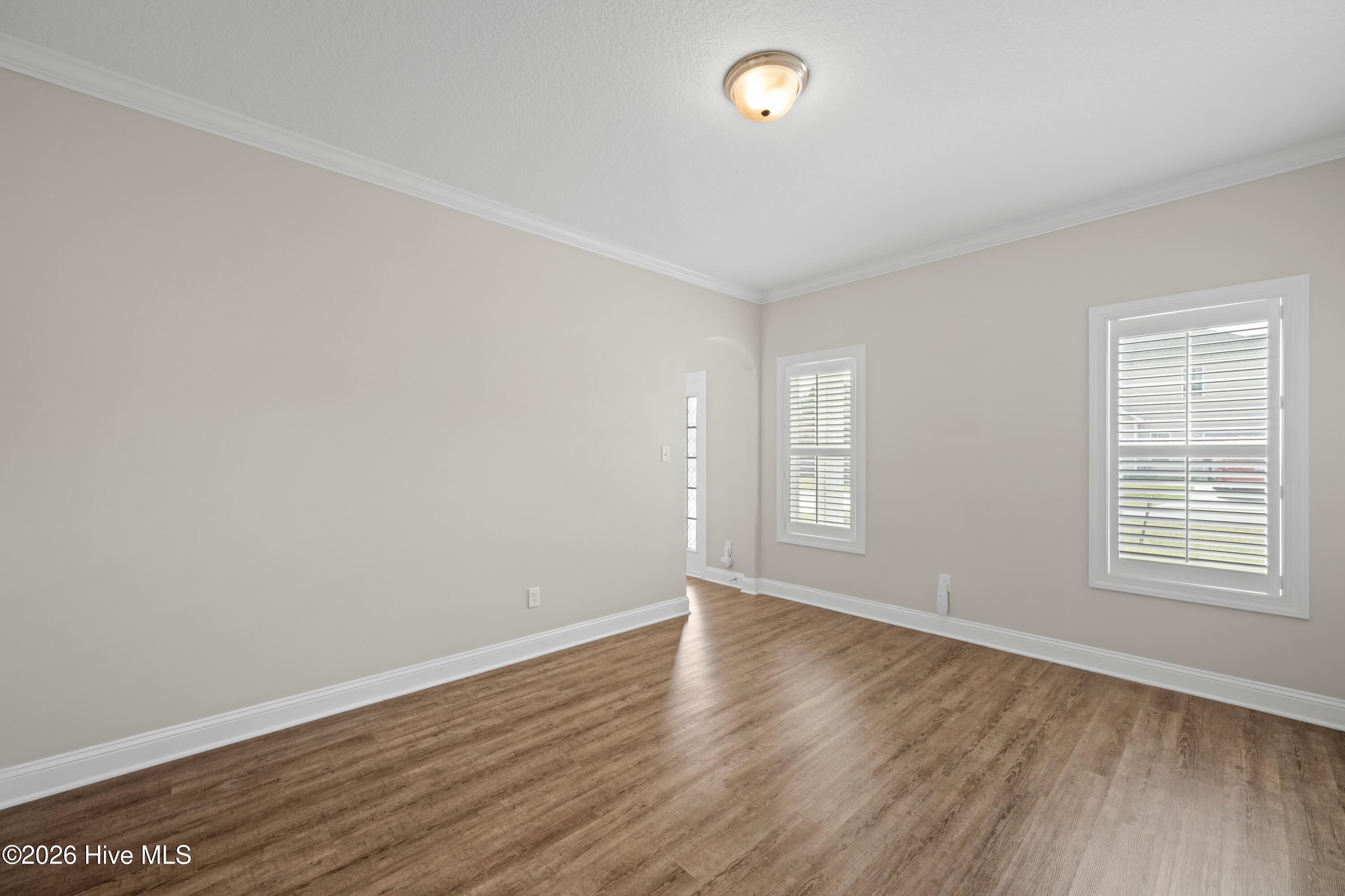 100561863 | Photo 16