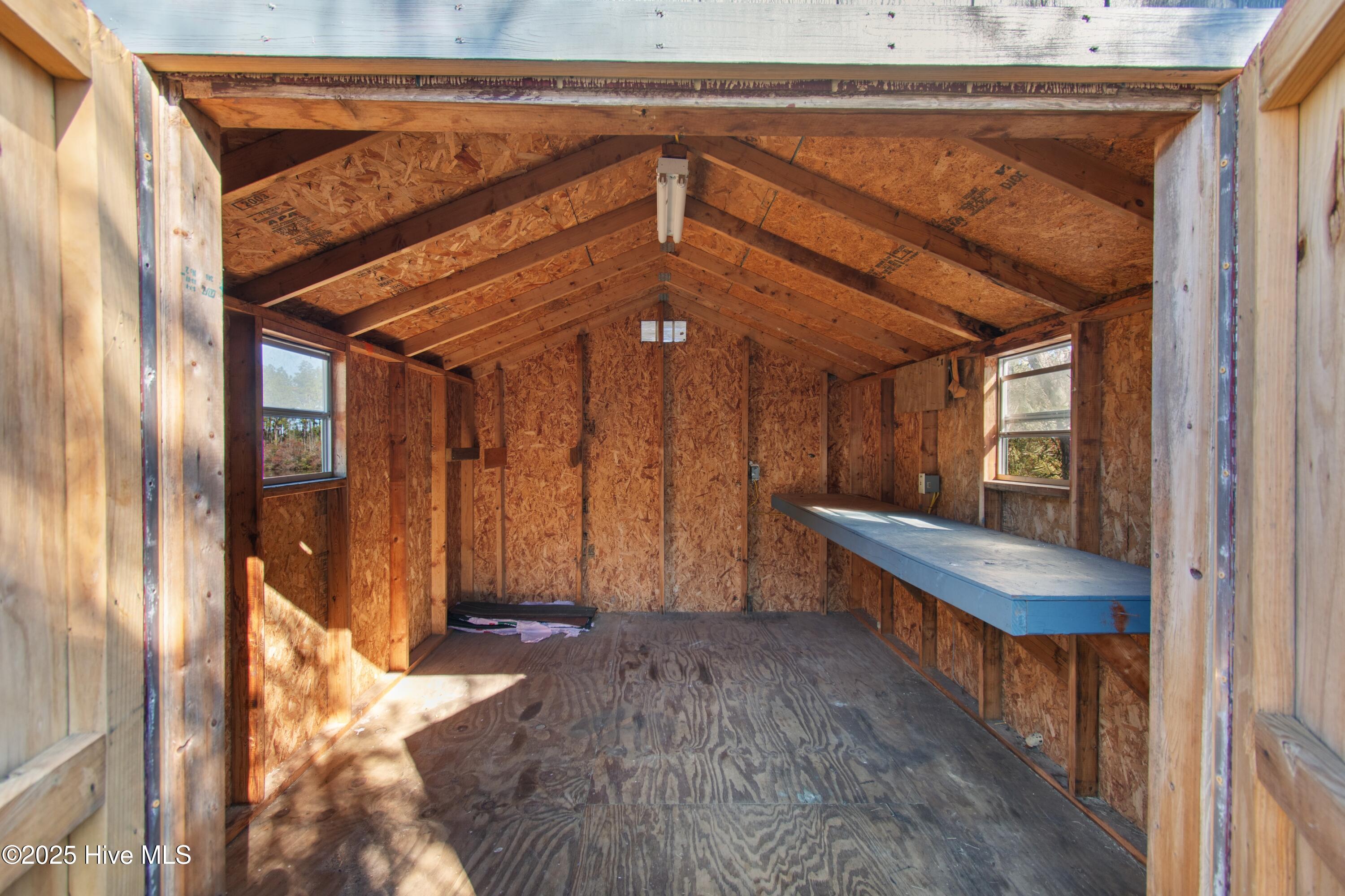 100546463 | Photo 38