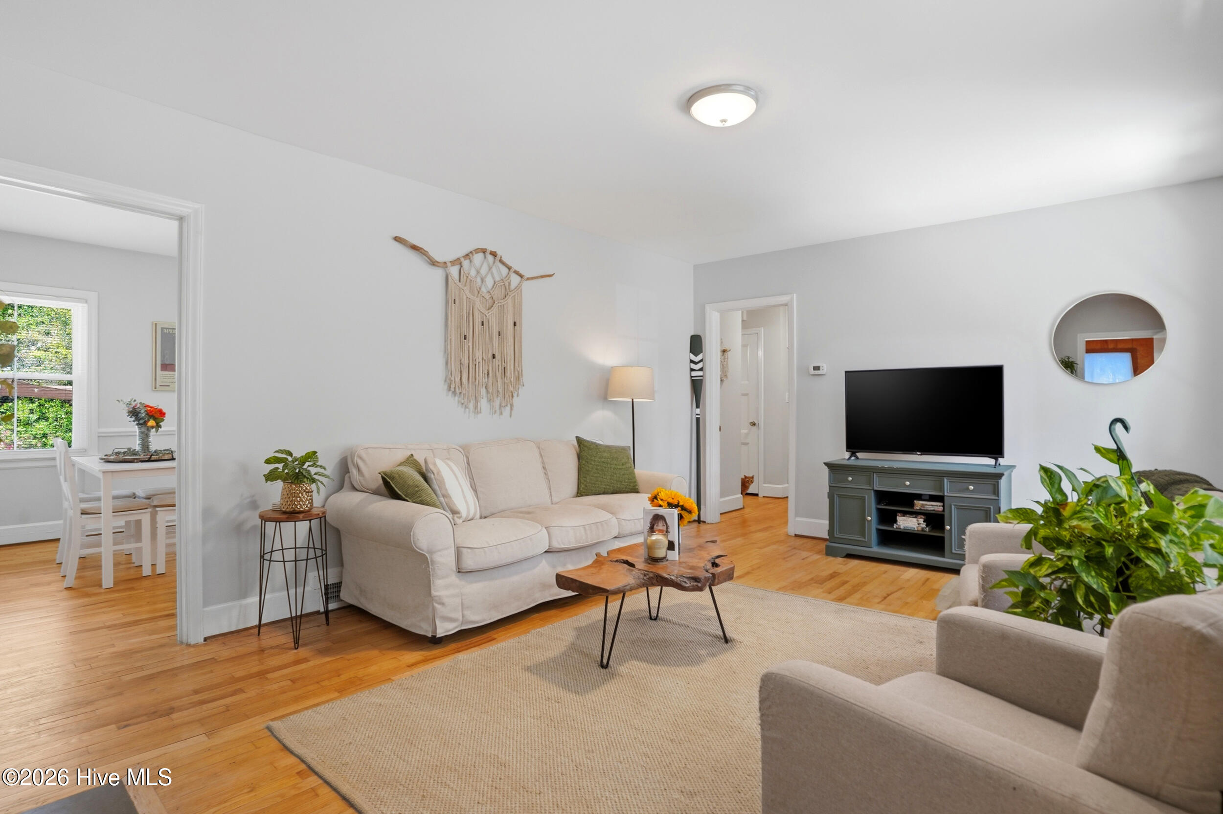 100566091 | Photo 11