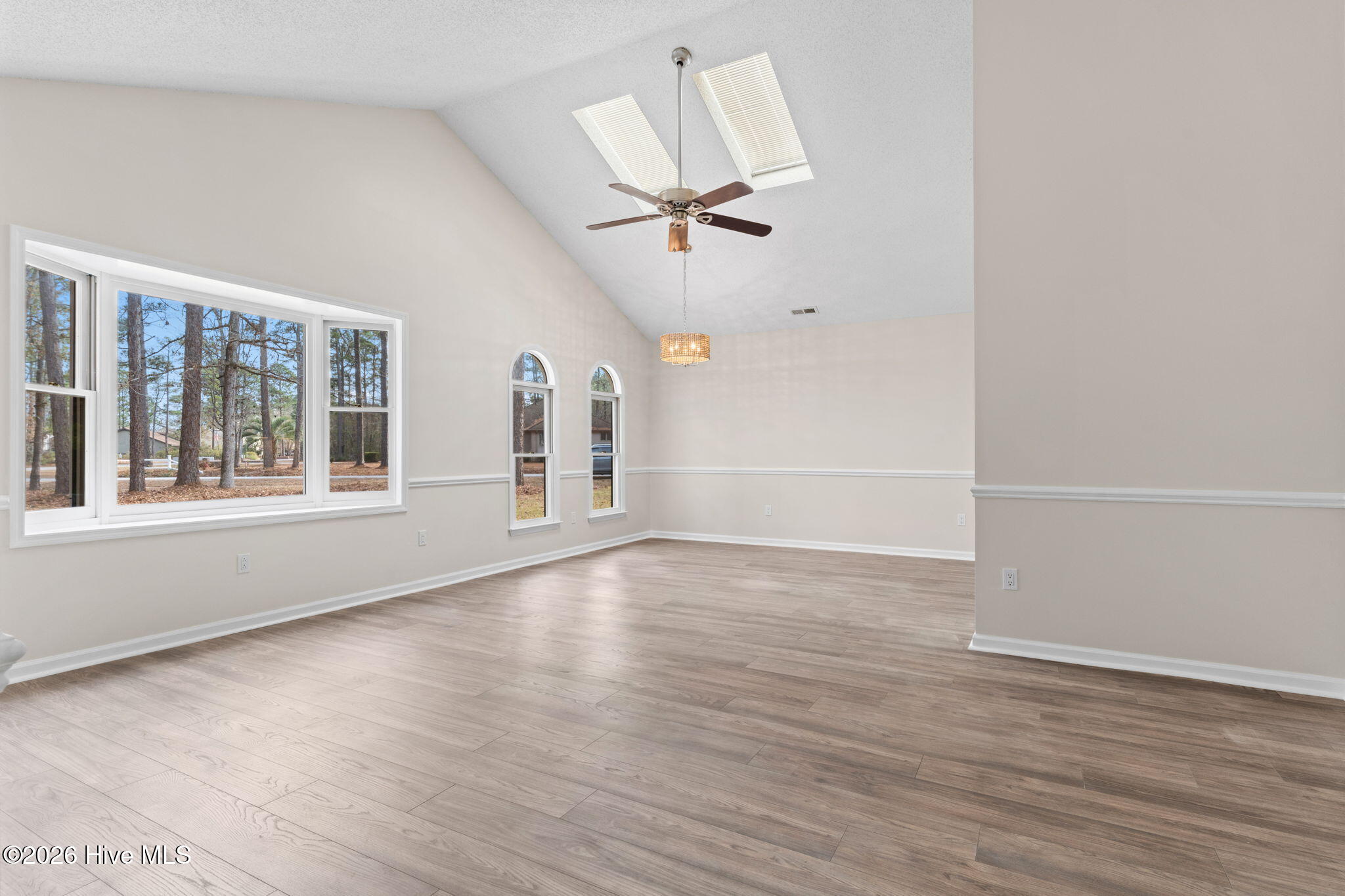 100547566 | Photo 10