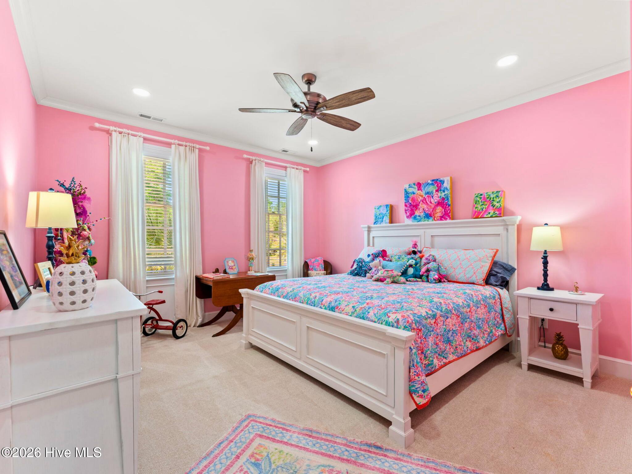 100568629 | Photo 46