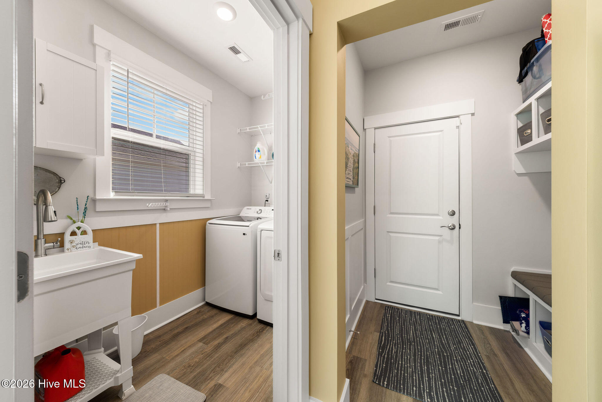 100554003 | Photo 30