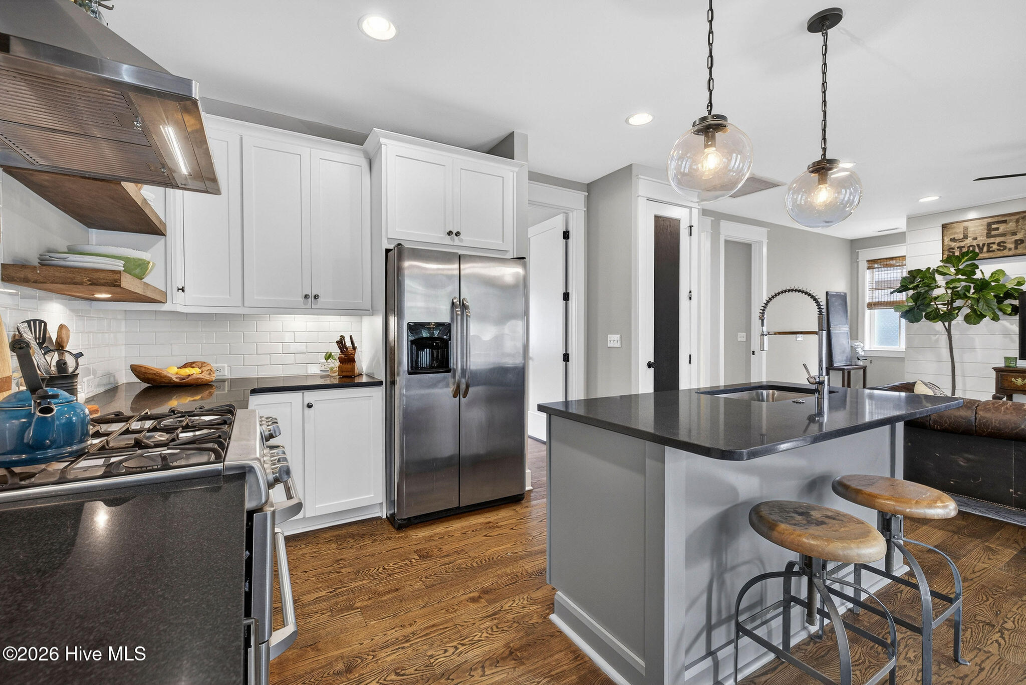 100564836 | Photo 13