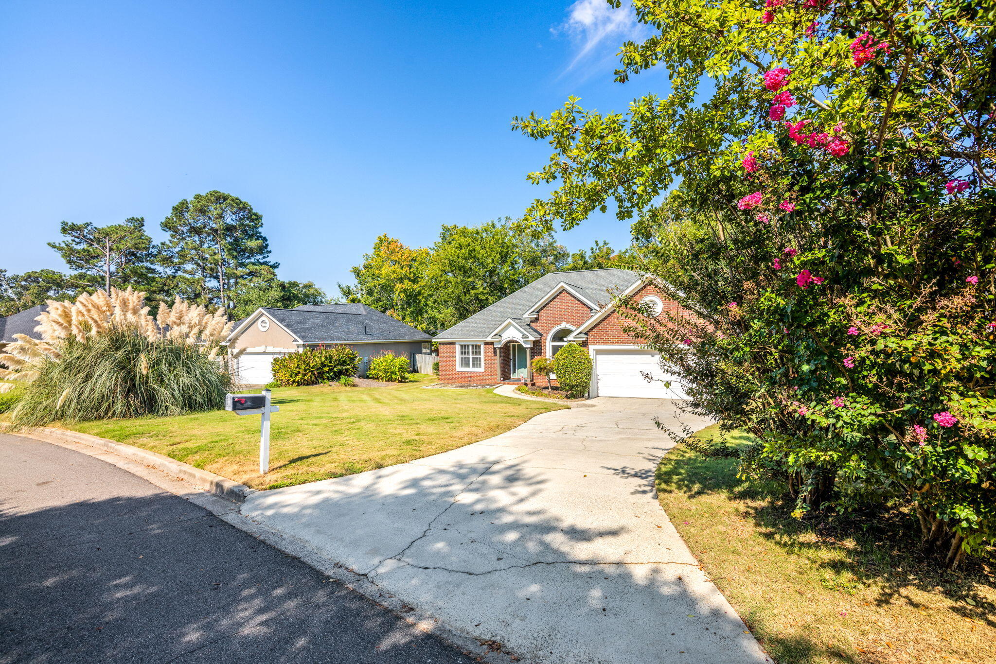 8-web-or-mls-557 Live Oak Court-51