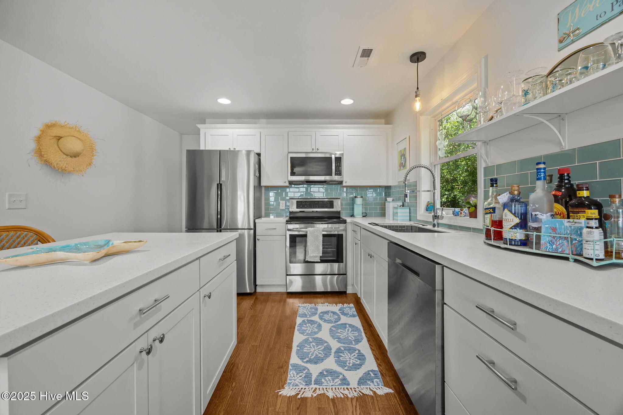 100522215 | Photo 17