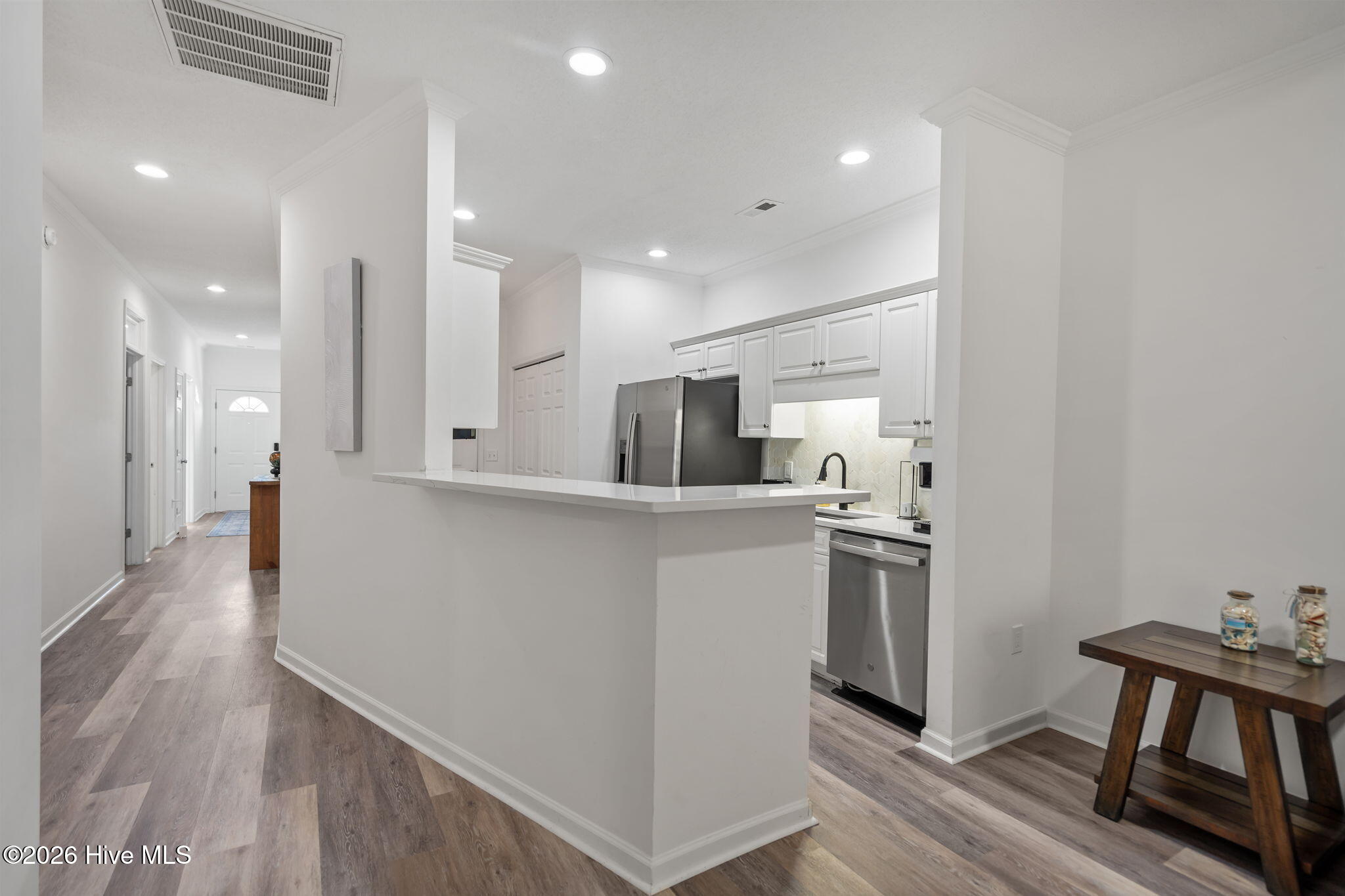 100569806 | Photo 13