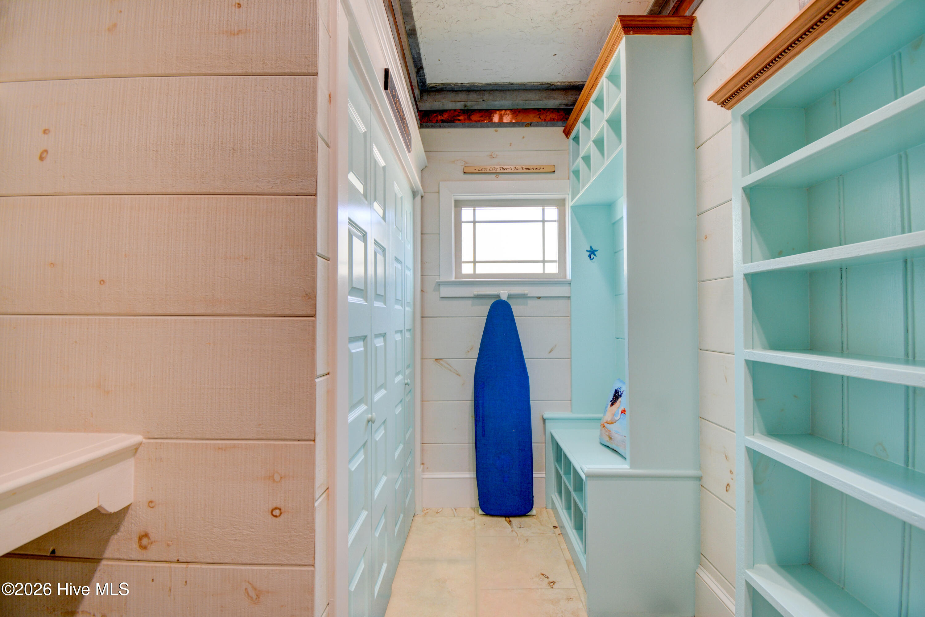 100565918 | Photo 10