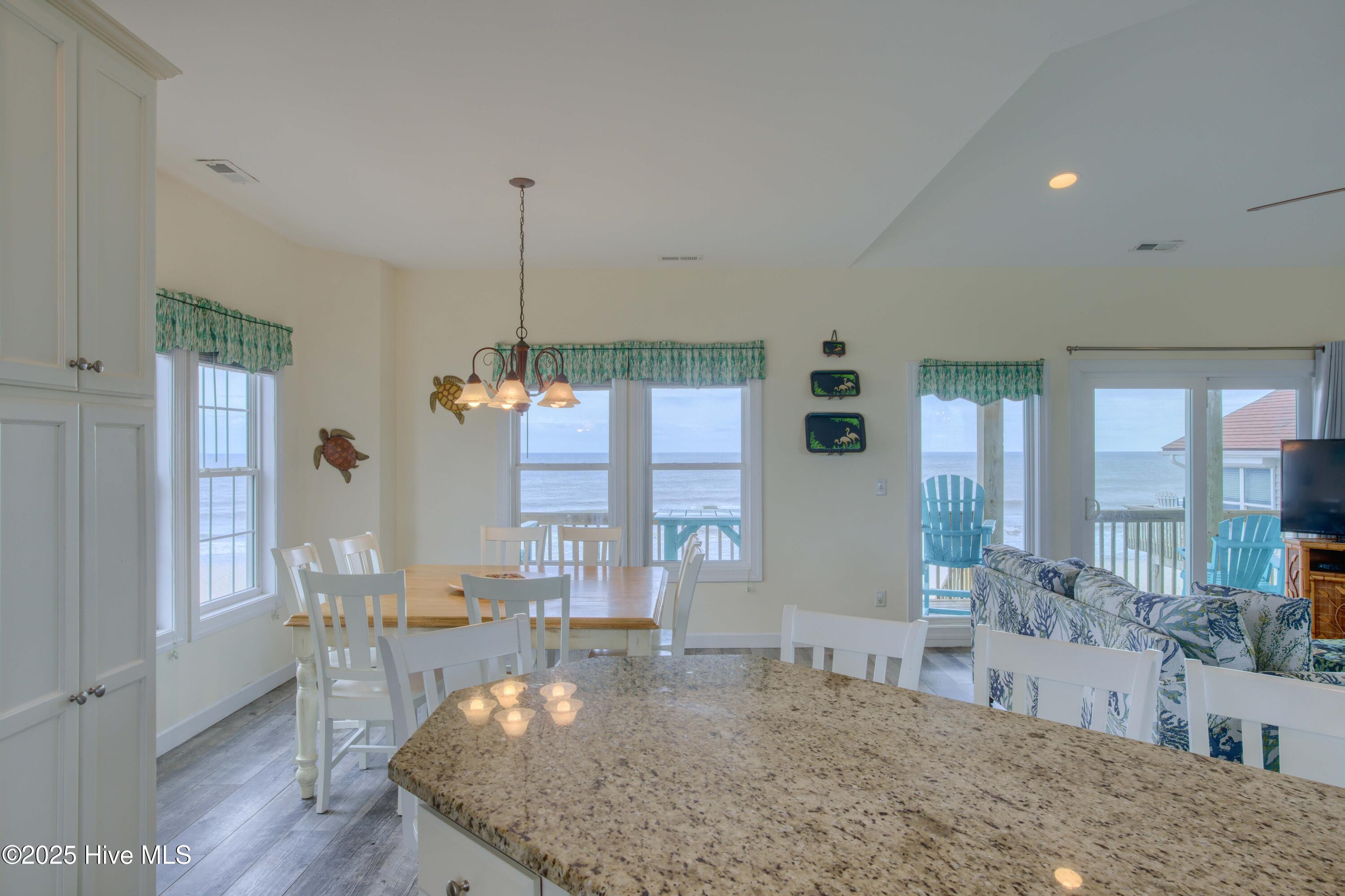 100529983 | Photo 20