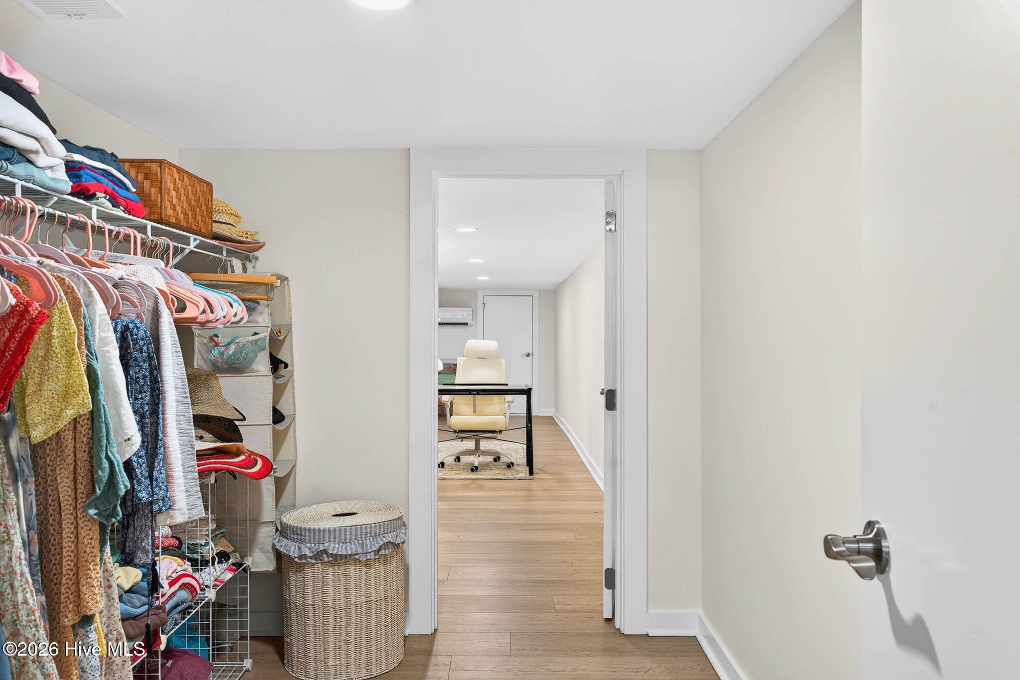 100563194 | Photo 36