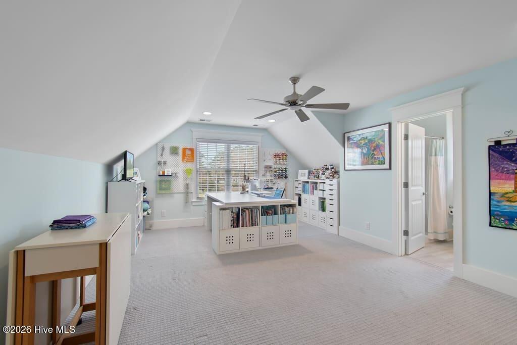 100562919 | Photo 54