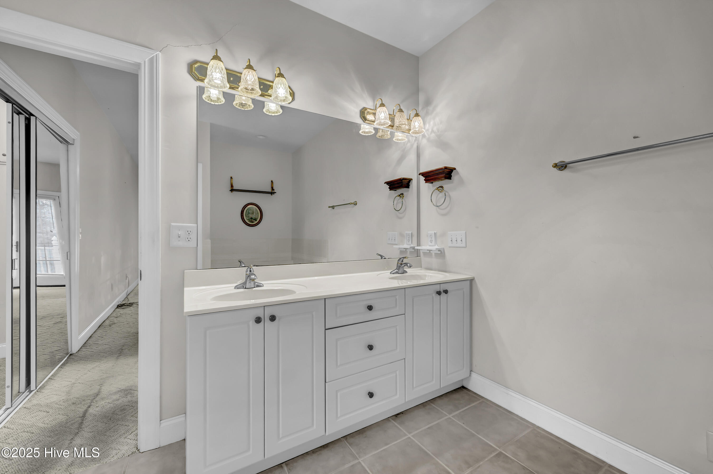 100530191 | Photo 20