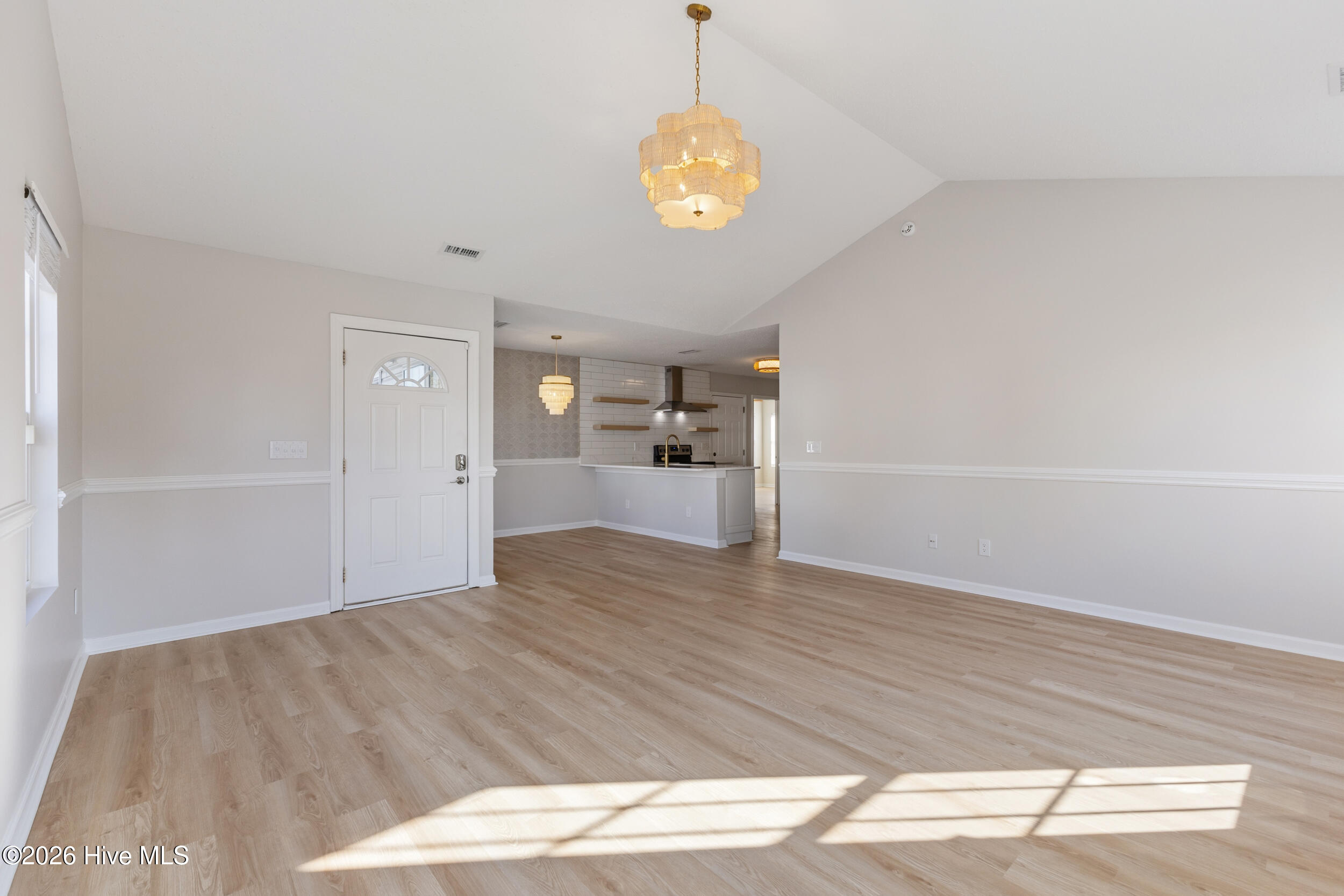 100553456 | Photo 12