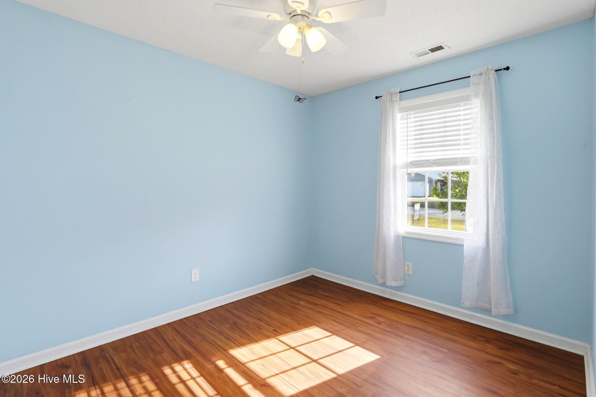 100558935 | Photo 48