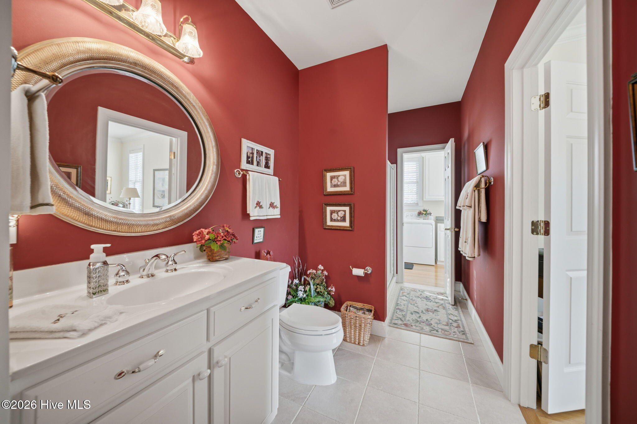 100570394 | Photo 41