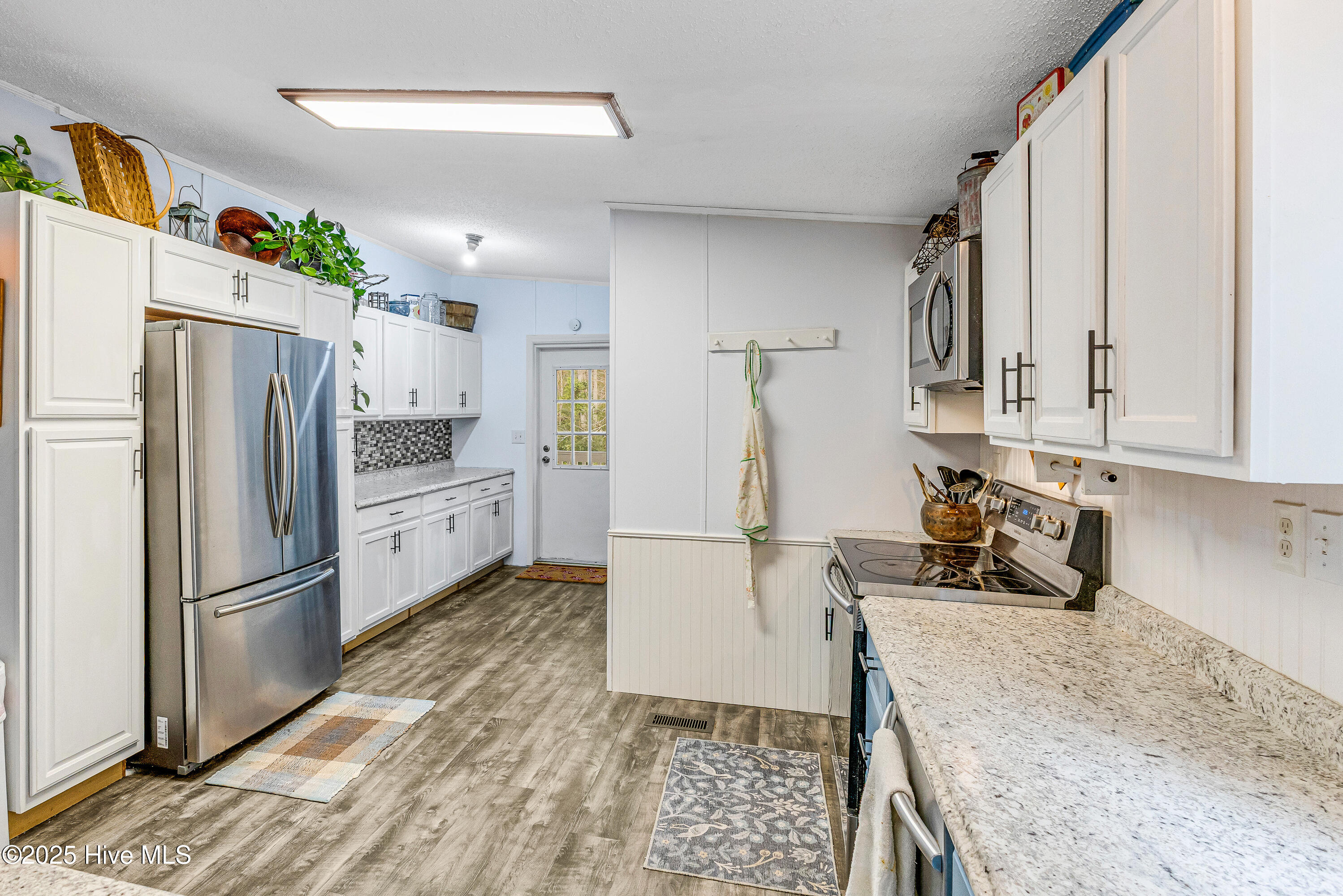 100543830 | Photo 24