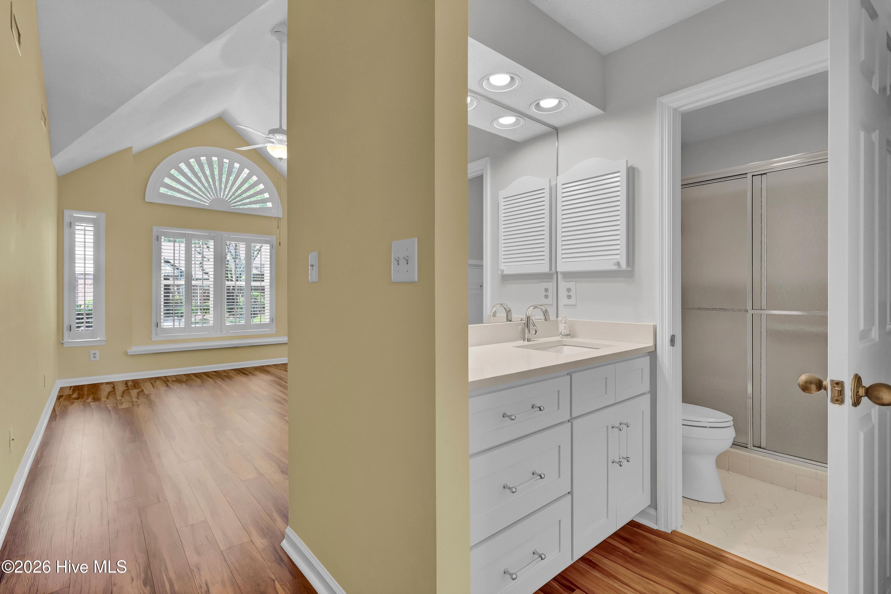 100569020 | Photo 21