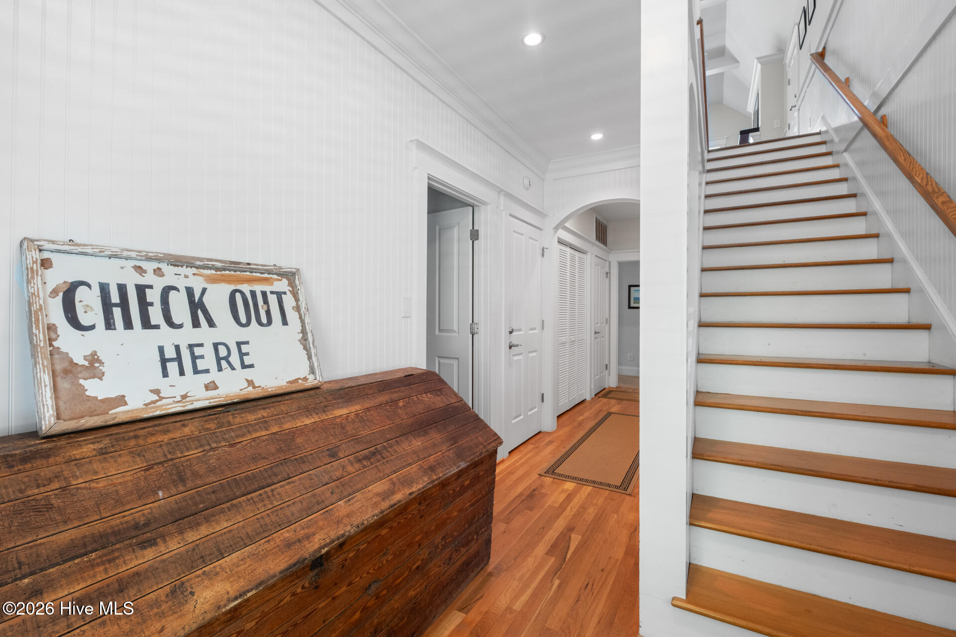 100567866 | Photo 17