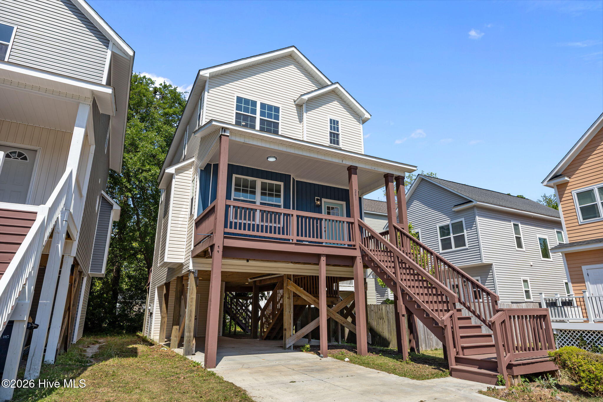 100566341 | Photo 12