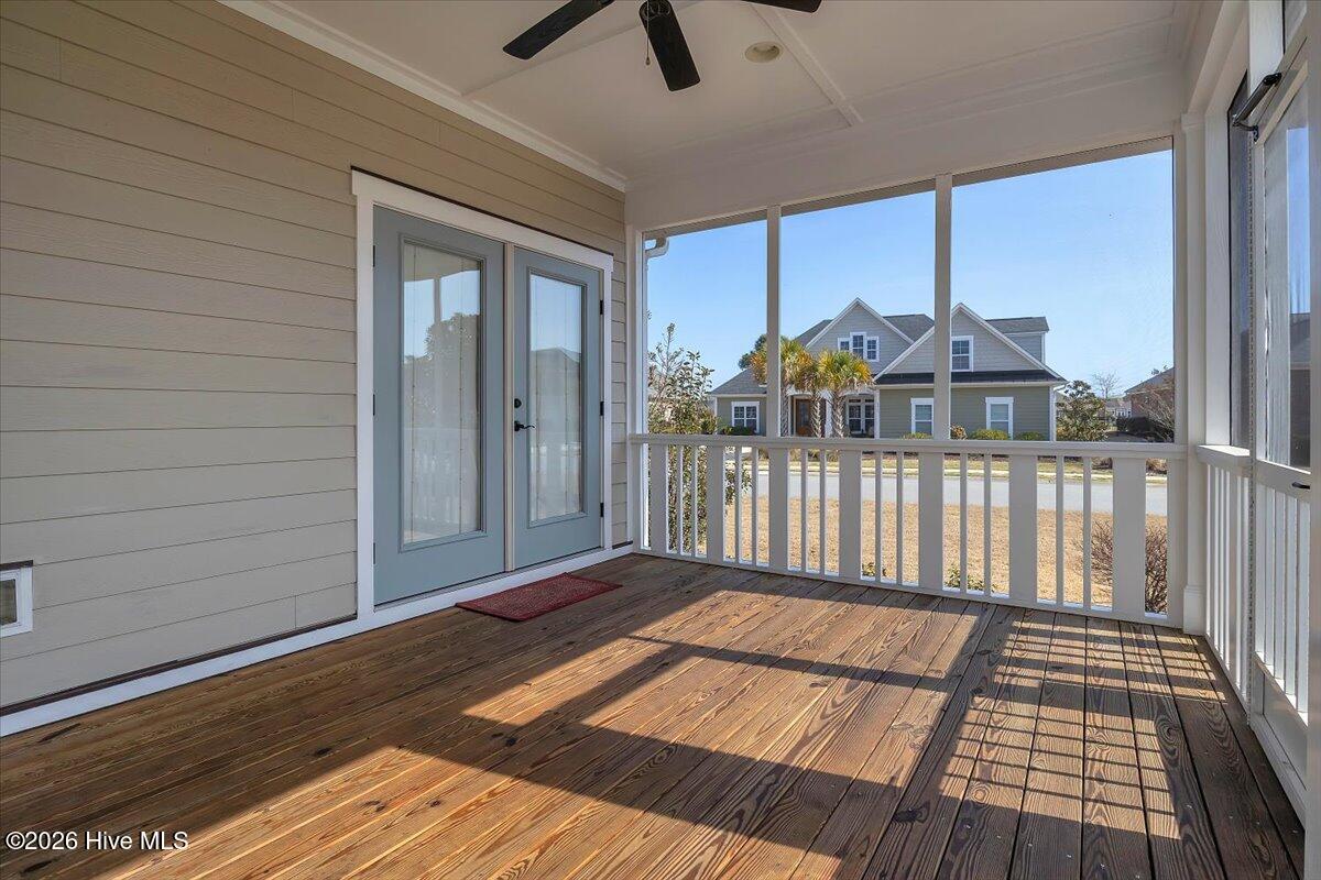 100558839 | Photo 55