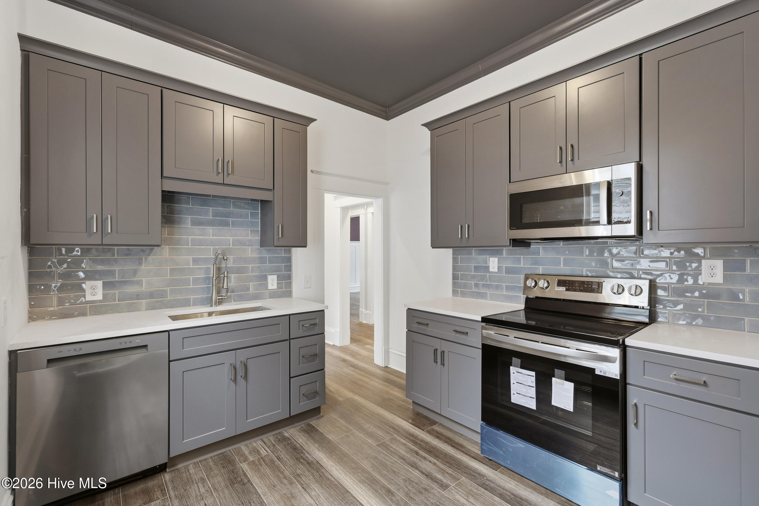 100553018 | Photo 10