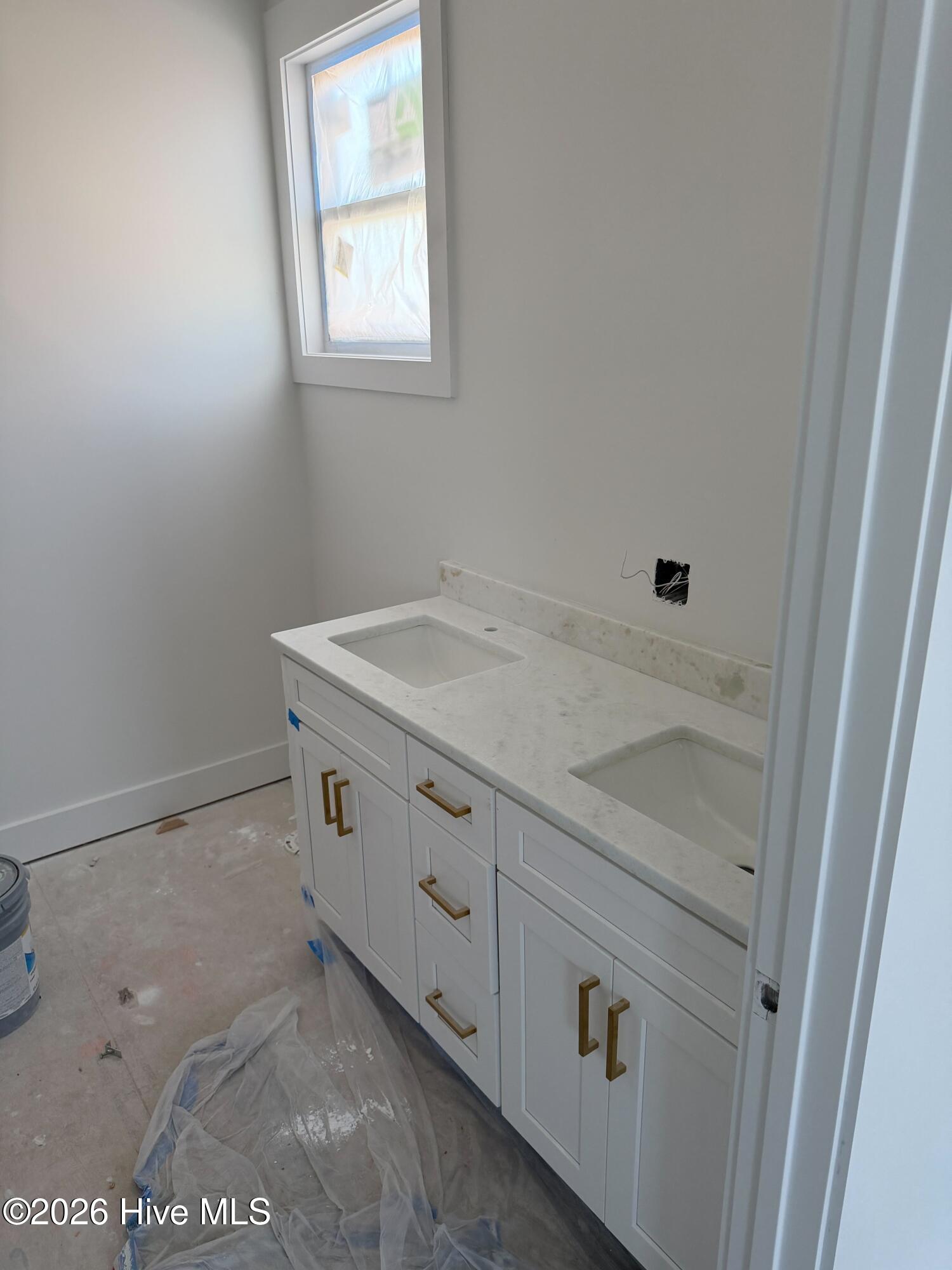 100565191 | Photo 16