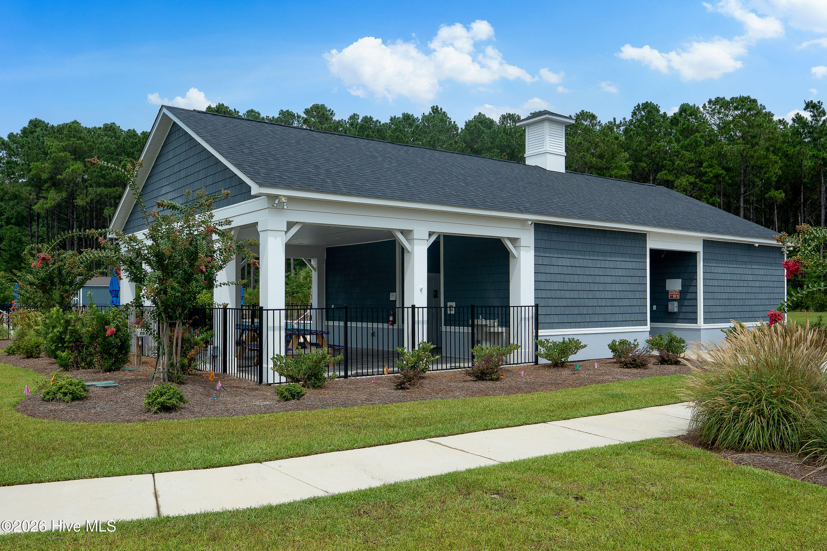 100550400 | Photo 42