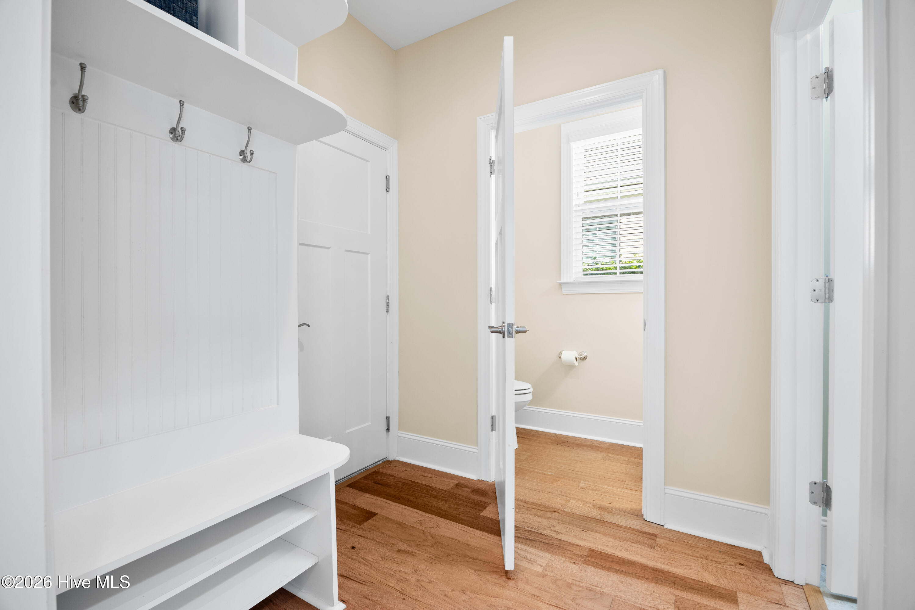 100550520 | Photo 22