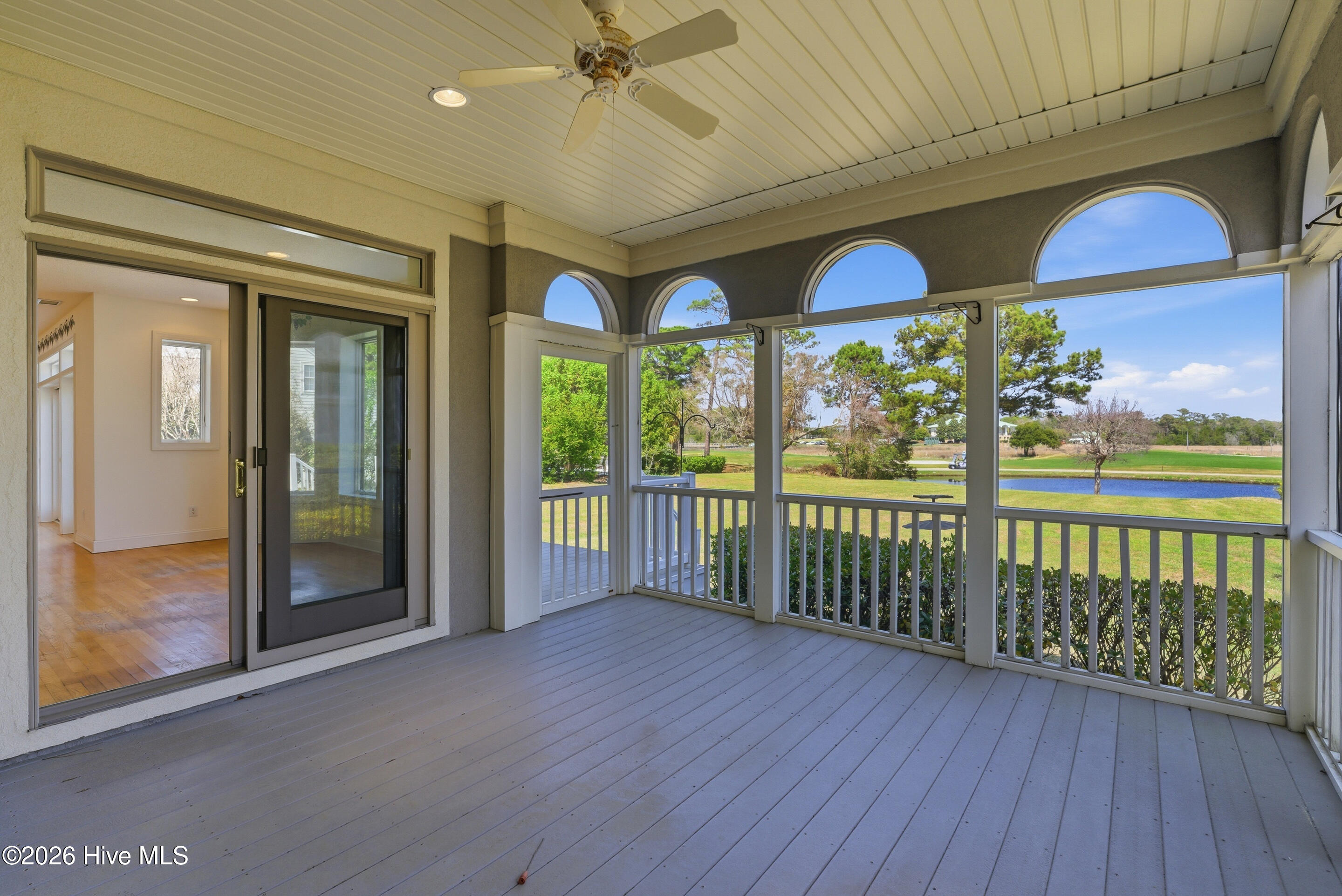 100564038 | Photo 27