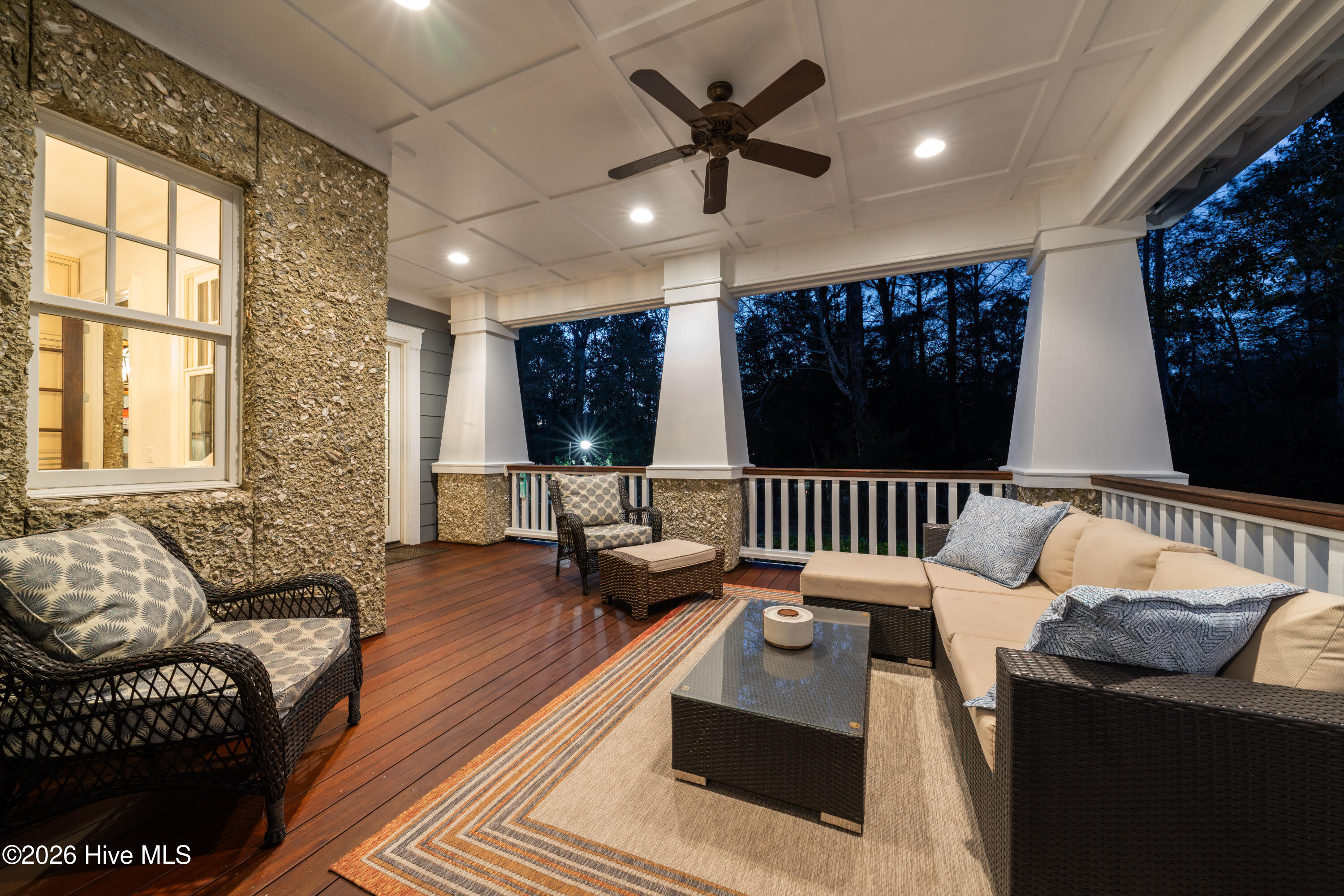 100549444 | Photo 54