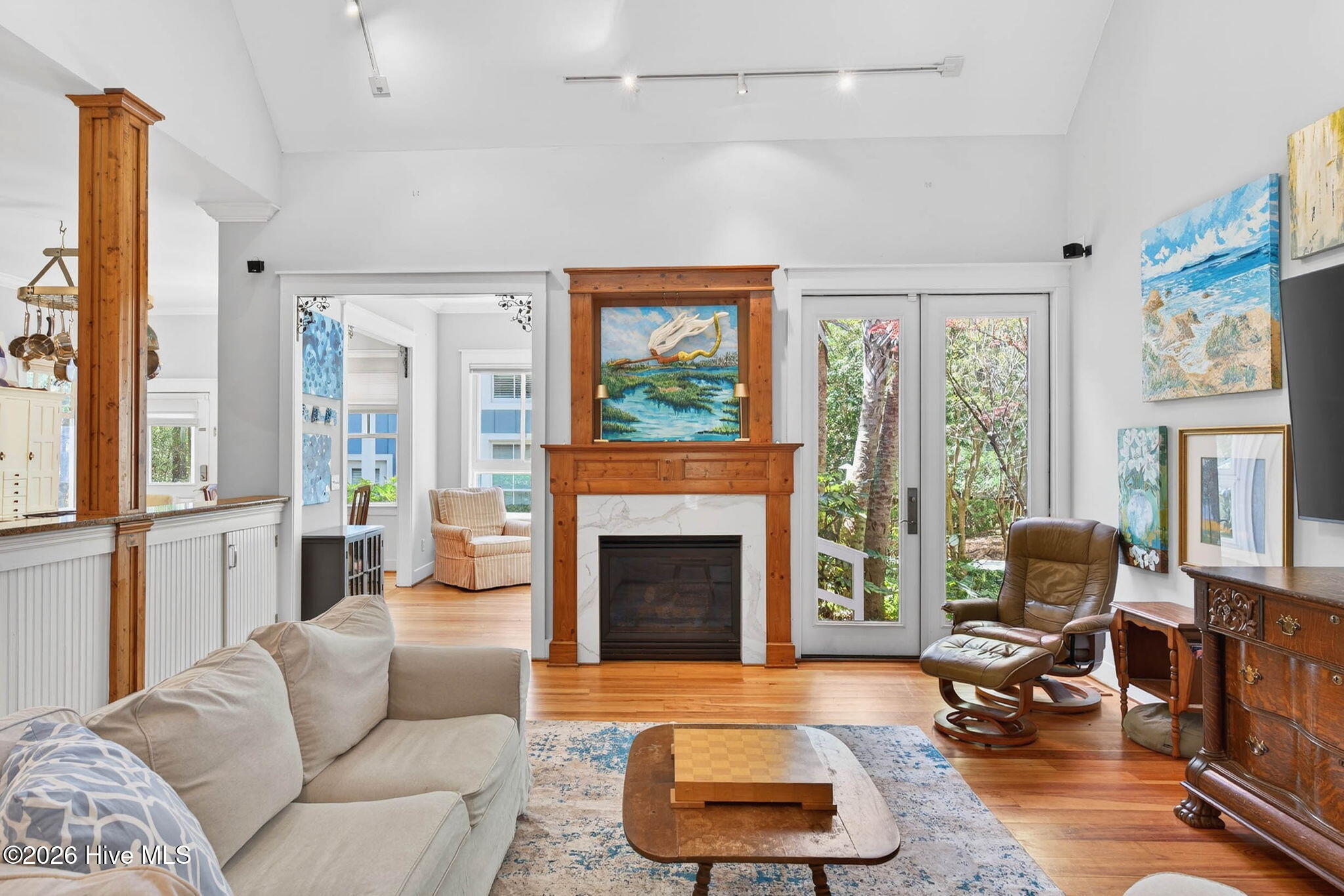 100564993 | Photo 12