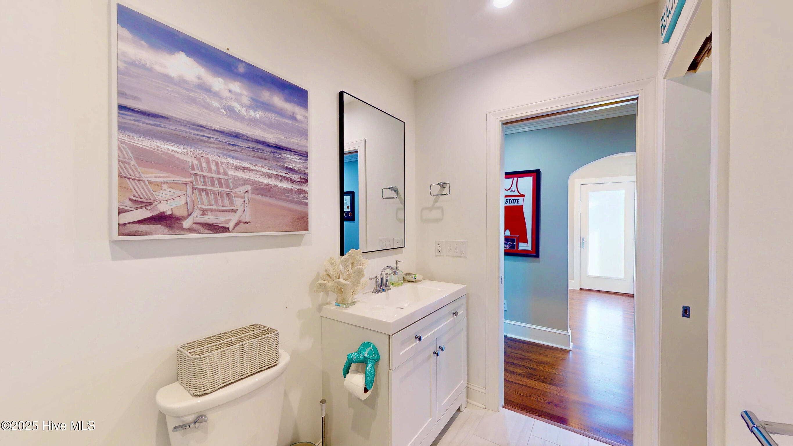 100543231 | Photo 39