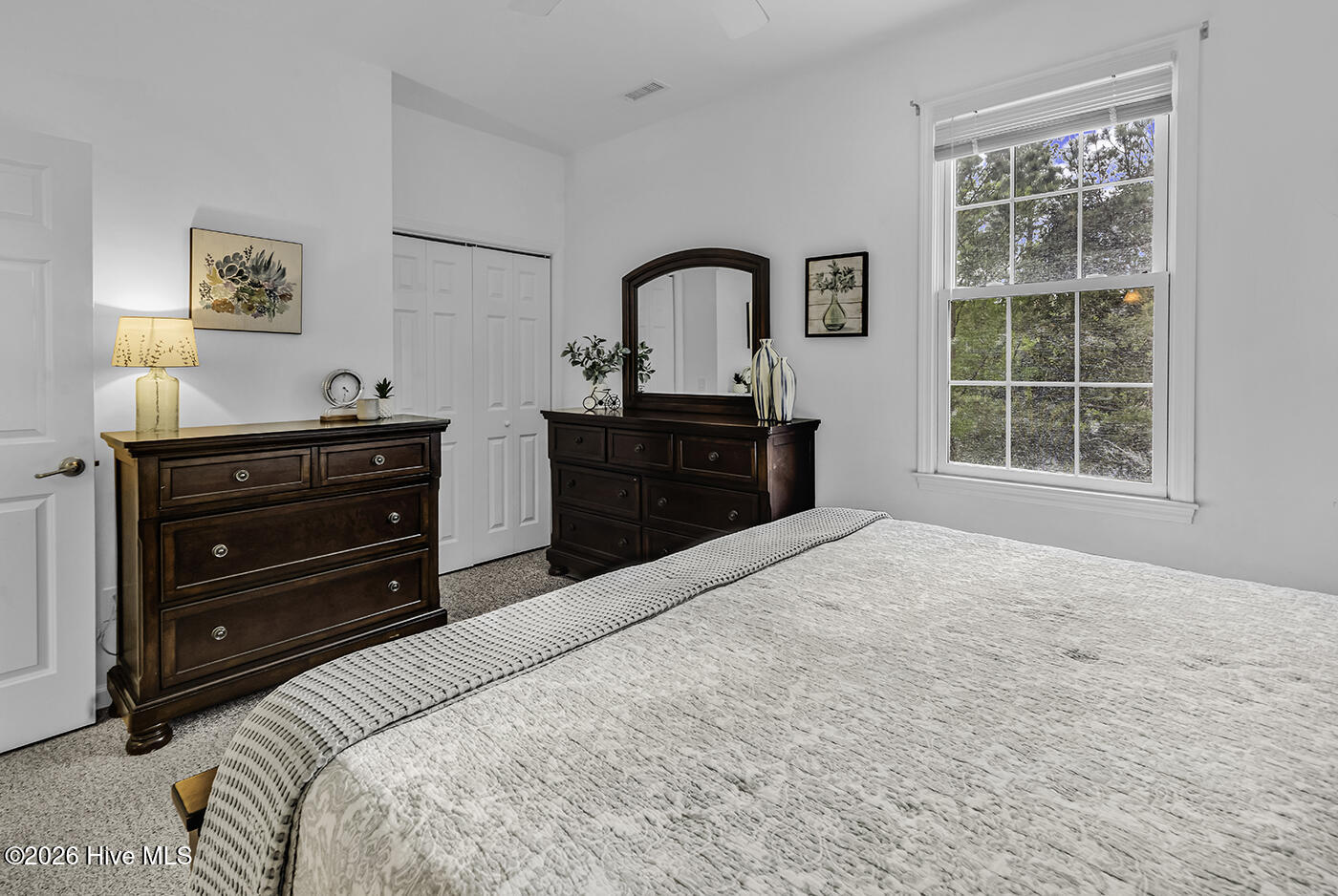 100566110 | Photo 26