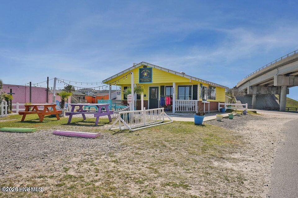 100568418 | Photo 14