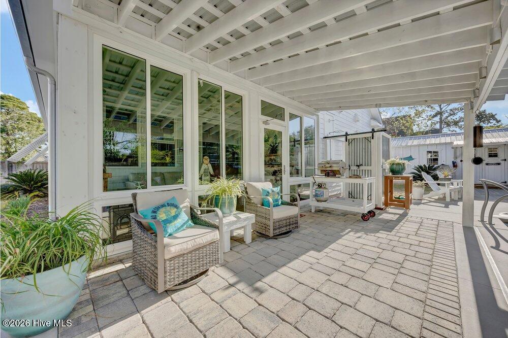 100561584 | Photo 36