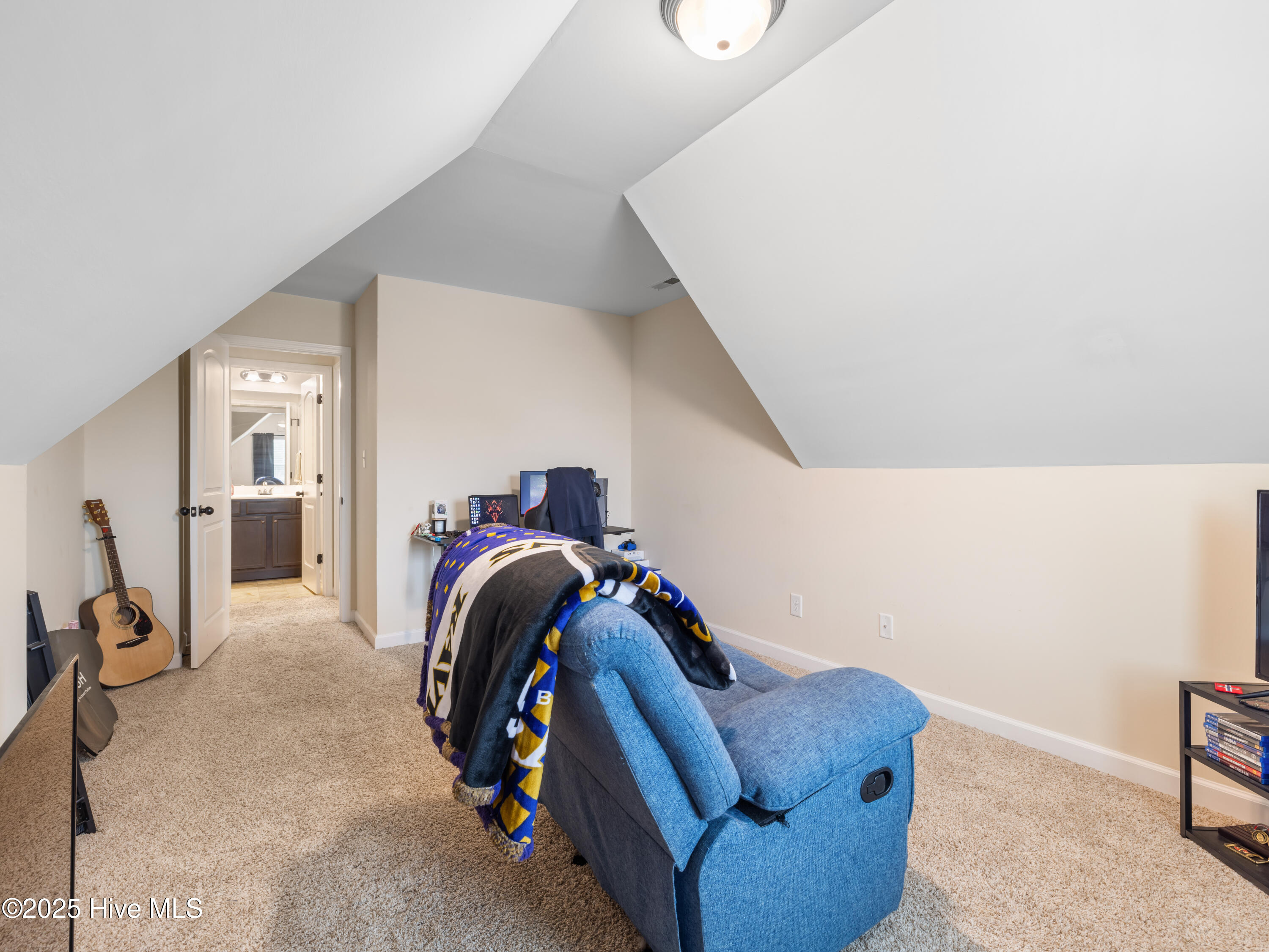 100512056 | Photo 44