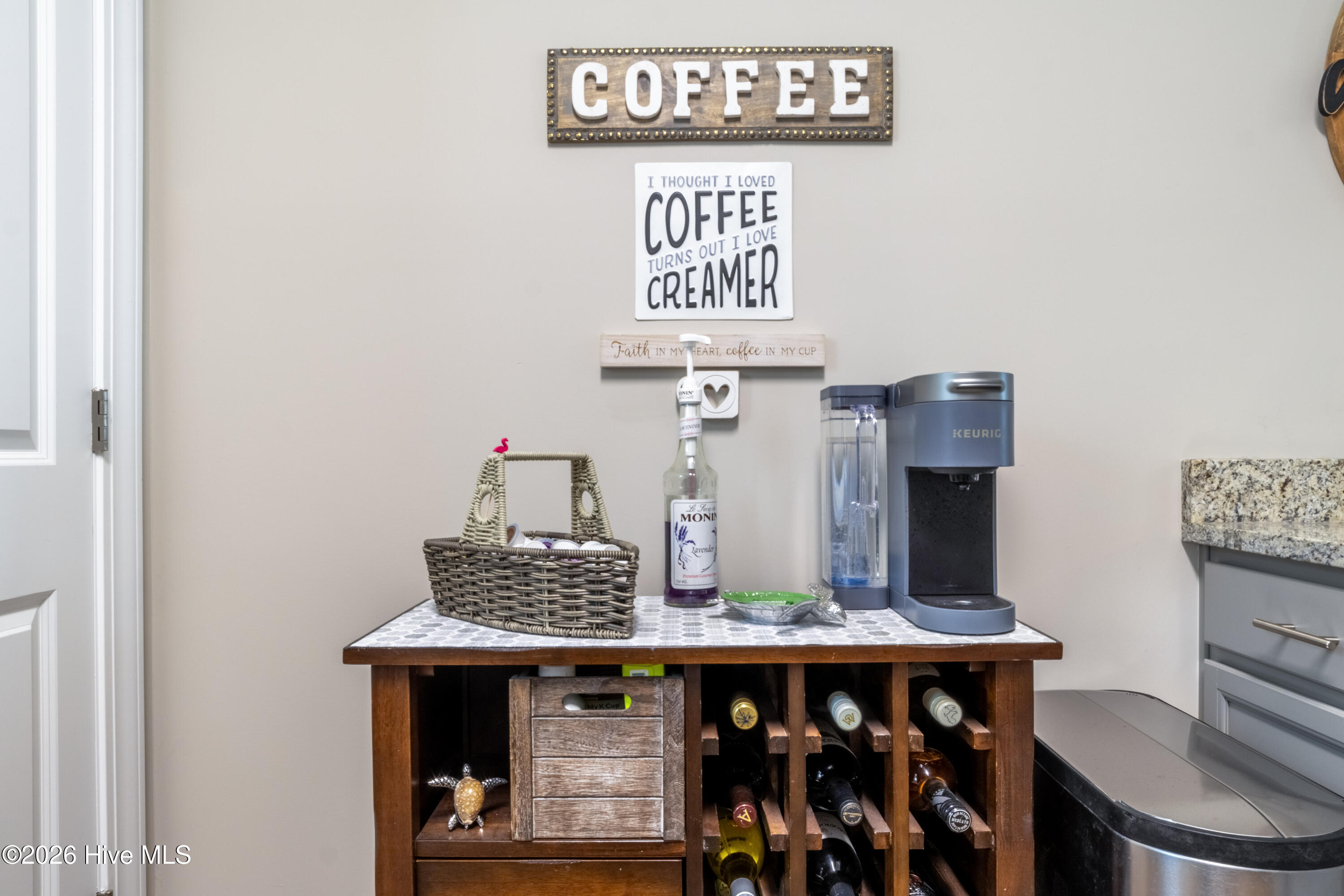 100557212 | Photo 11