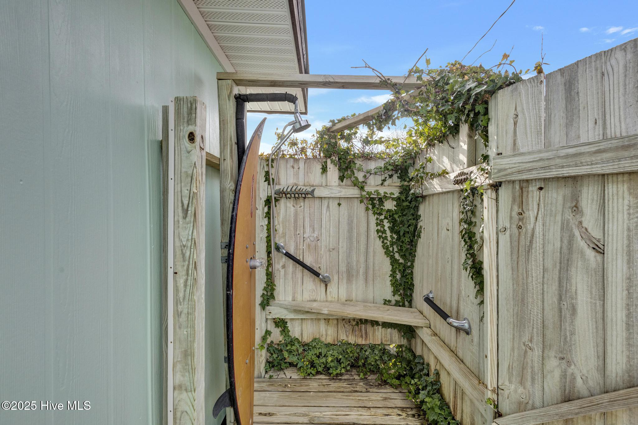 100521951 | Photo 26