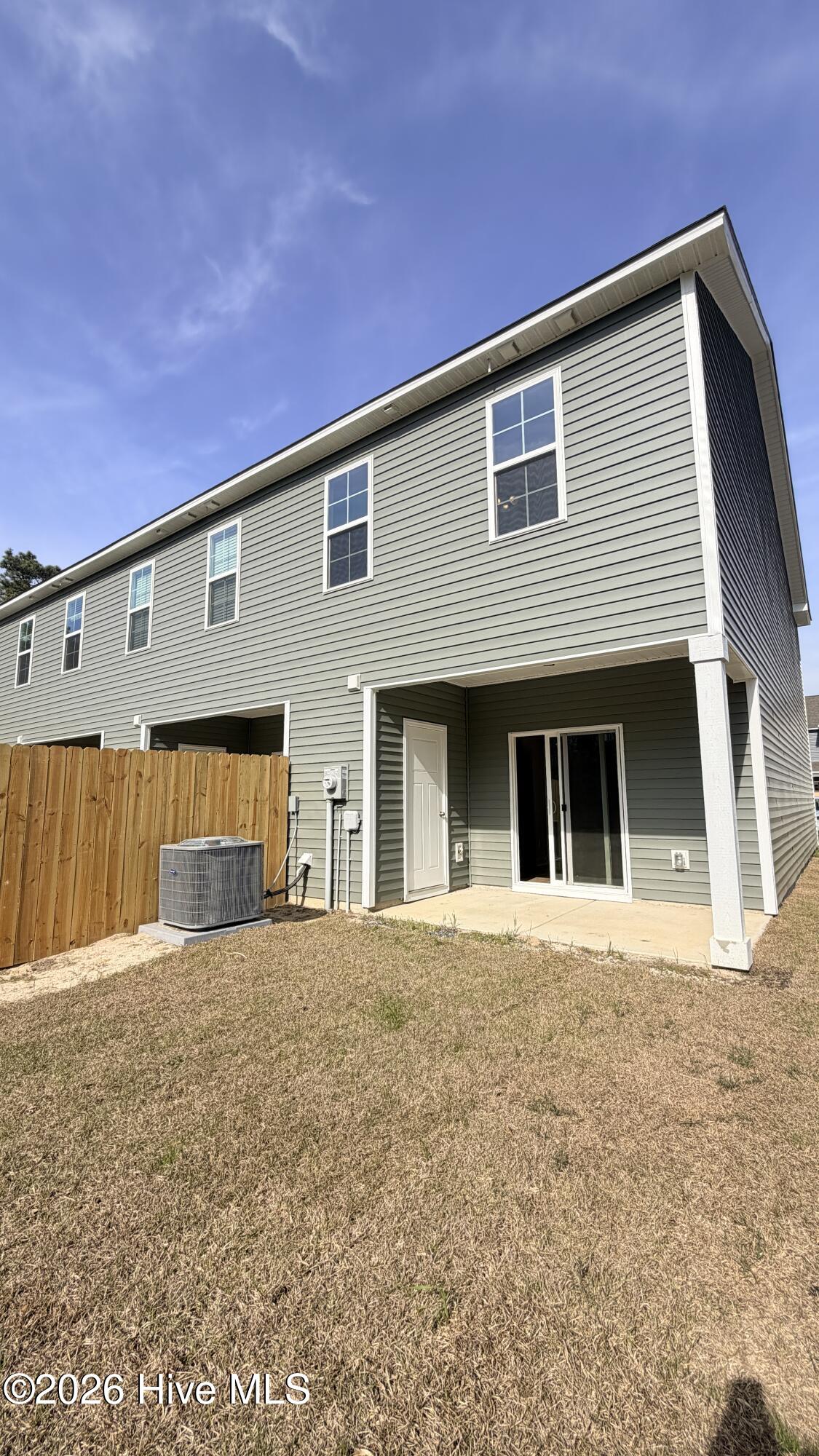 100558167 | Photo 14